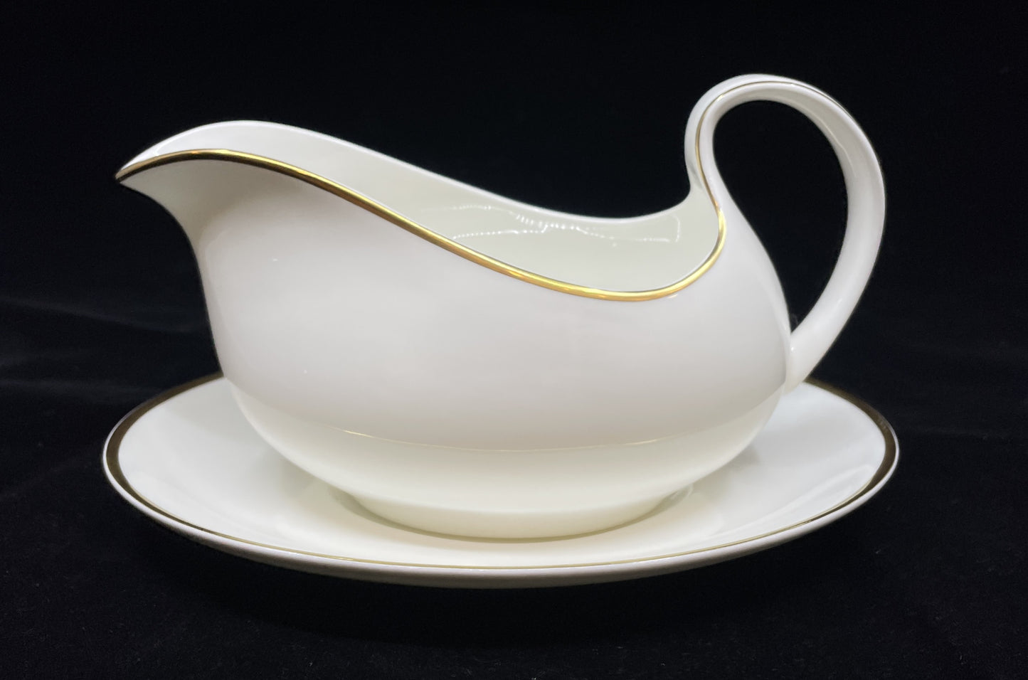 Royal Doulton "Alice" Gravy Boat (Two available) (0HP019)