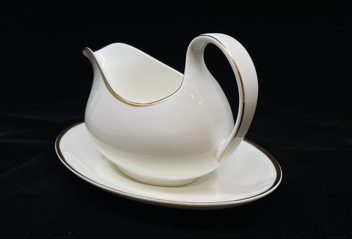 Royal Doulton "Alice" Gravy Boat (Two available) (0HP019)