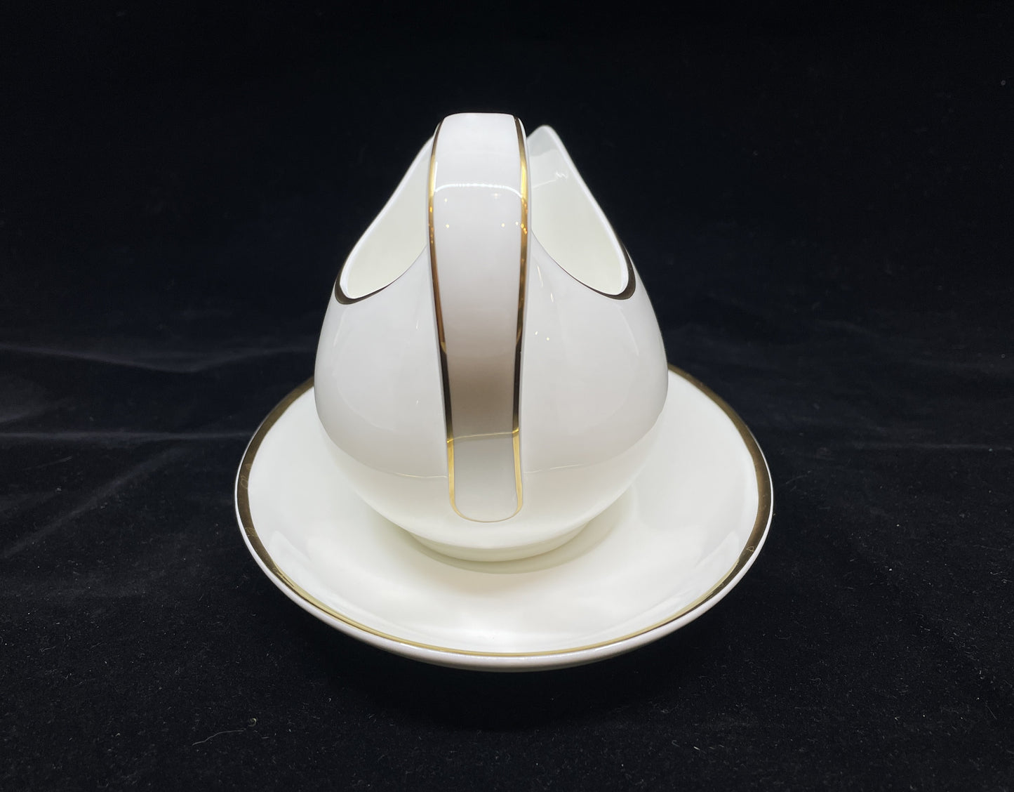 Royal Doulton "Alice" Gravy Boat (Two available) (0HP019)