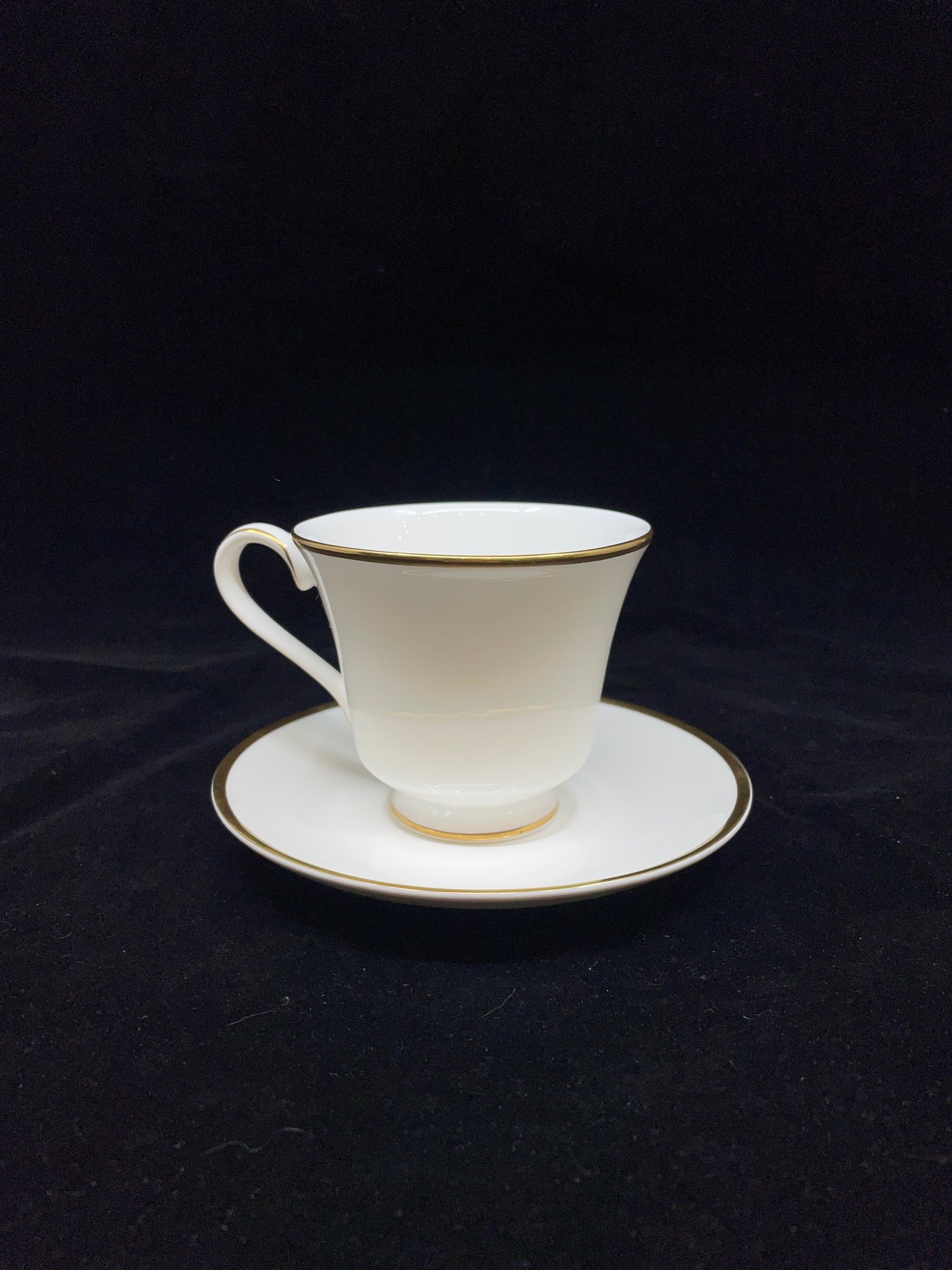 Royal Doulton "Alice" Cup and Saucer (Twelve available) (0HP01C)