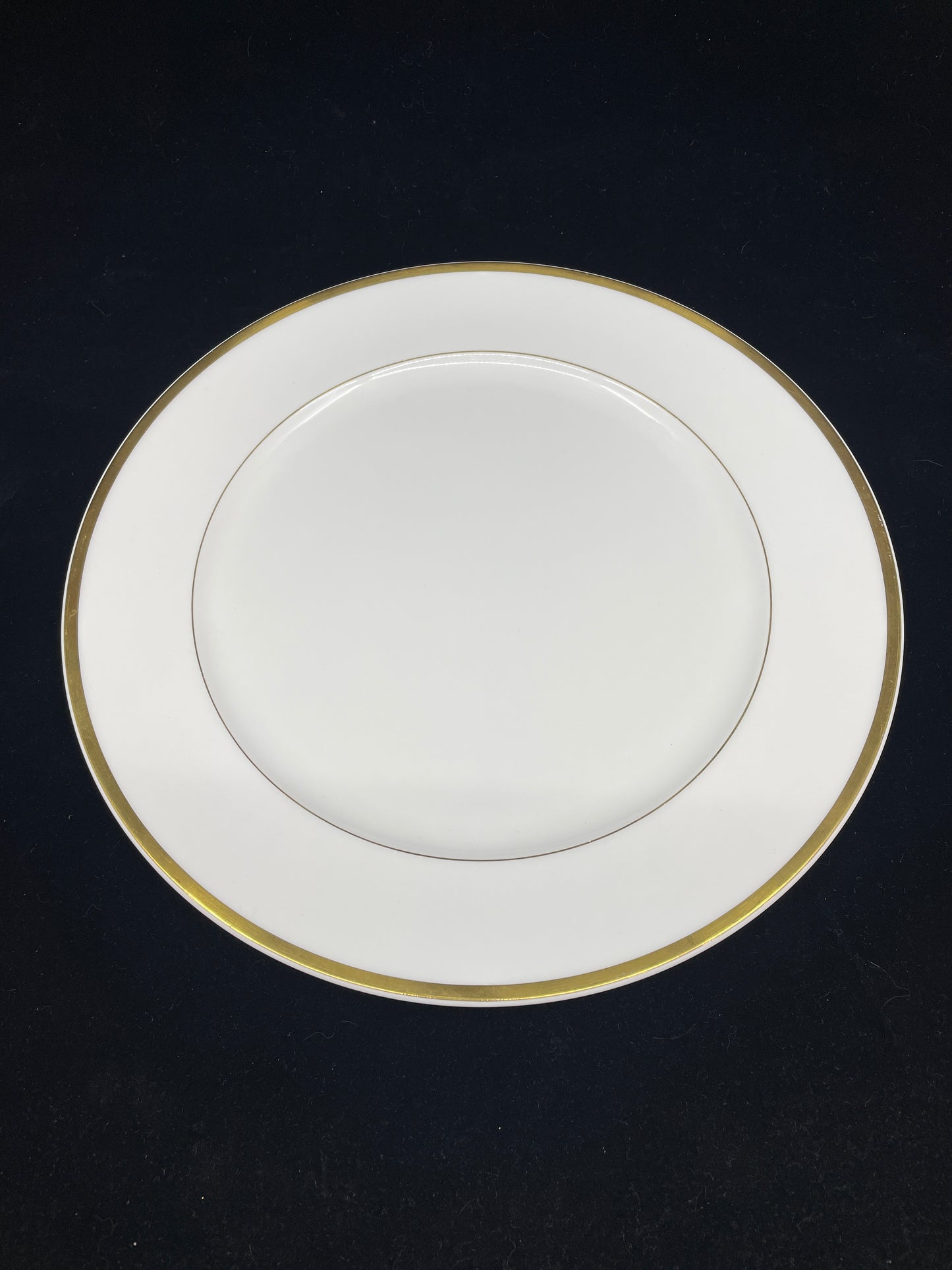 Royal Doulton "Alice" Charger Plate (Twenty-One available) (0HP01B)