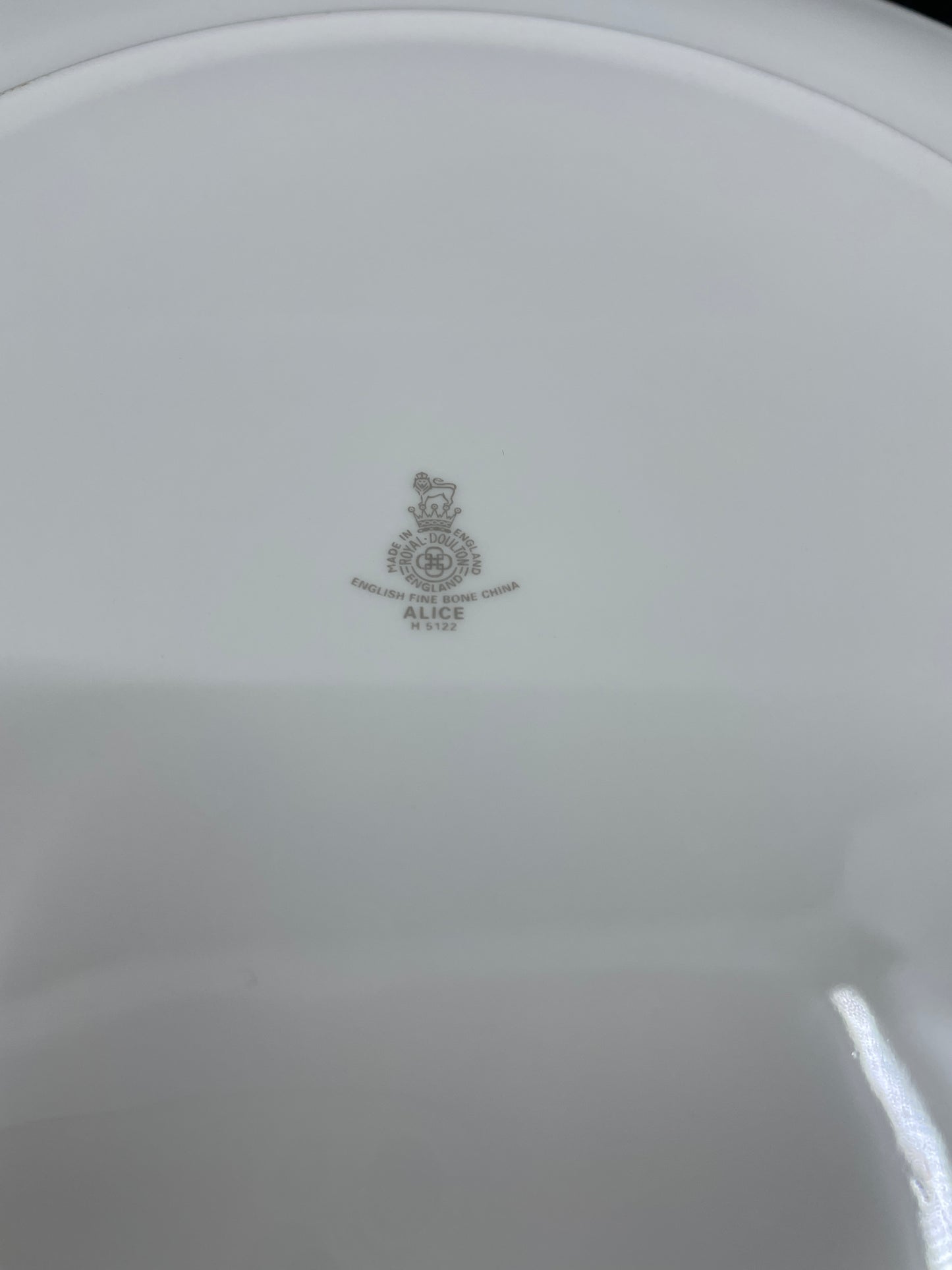 Royal Doulton "Alice" Dinner Plate (Twenty-Eight available) (0HP01A)