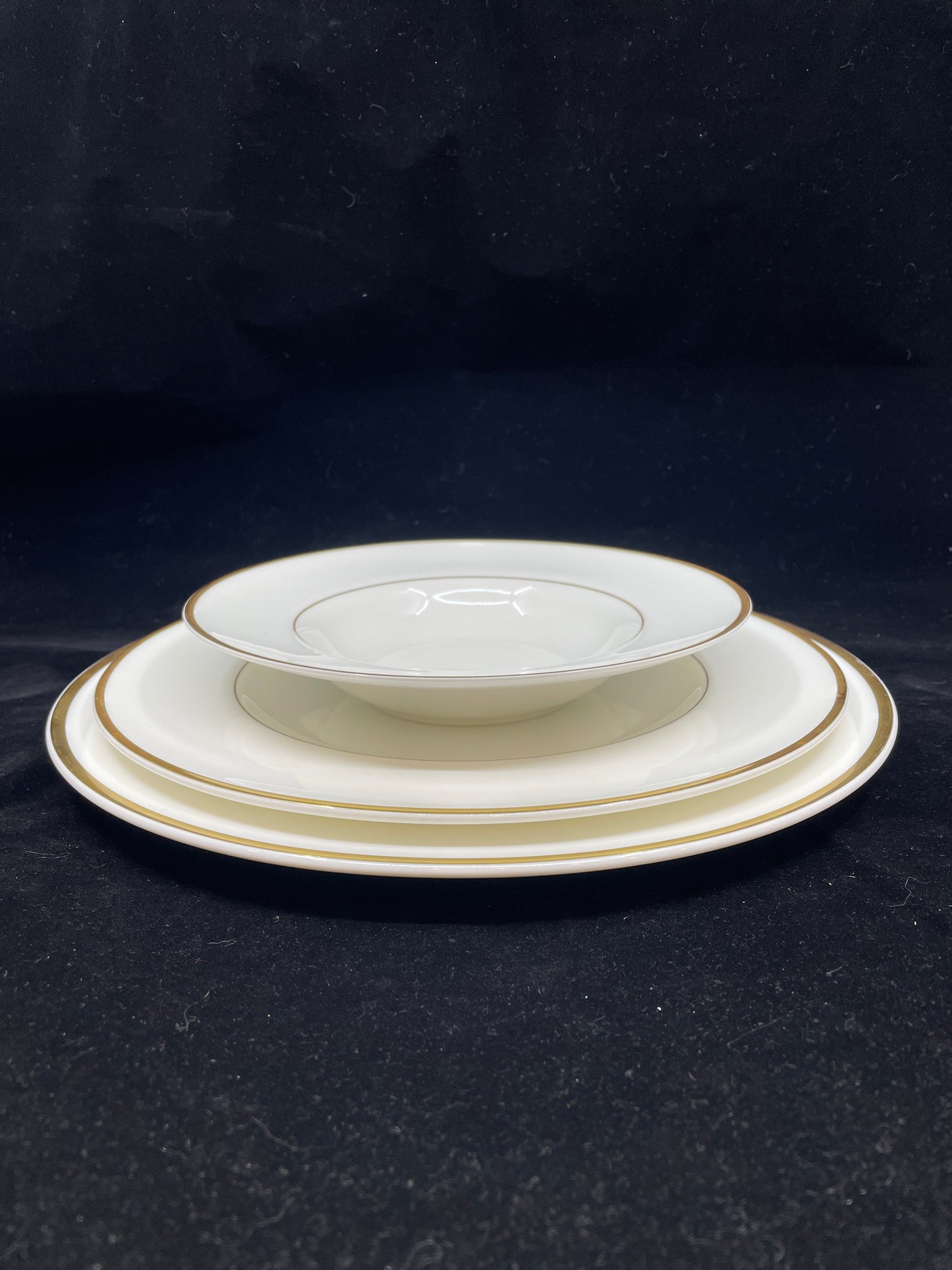 Royal Doulton "Alice" 12pc placesetting, 6pc each (0HP018)