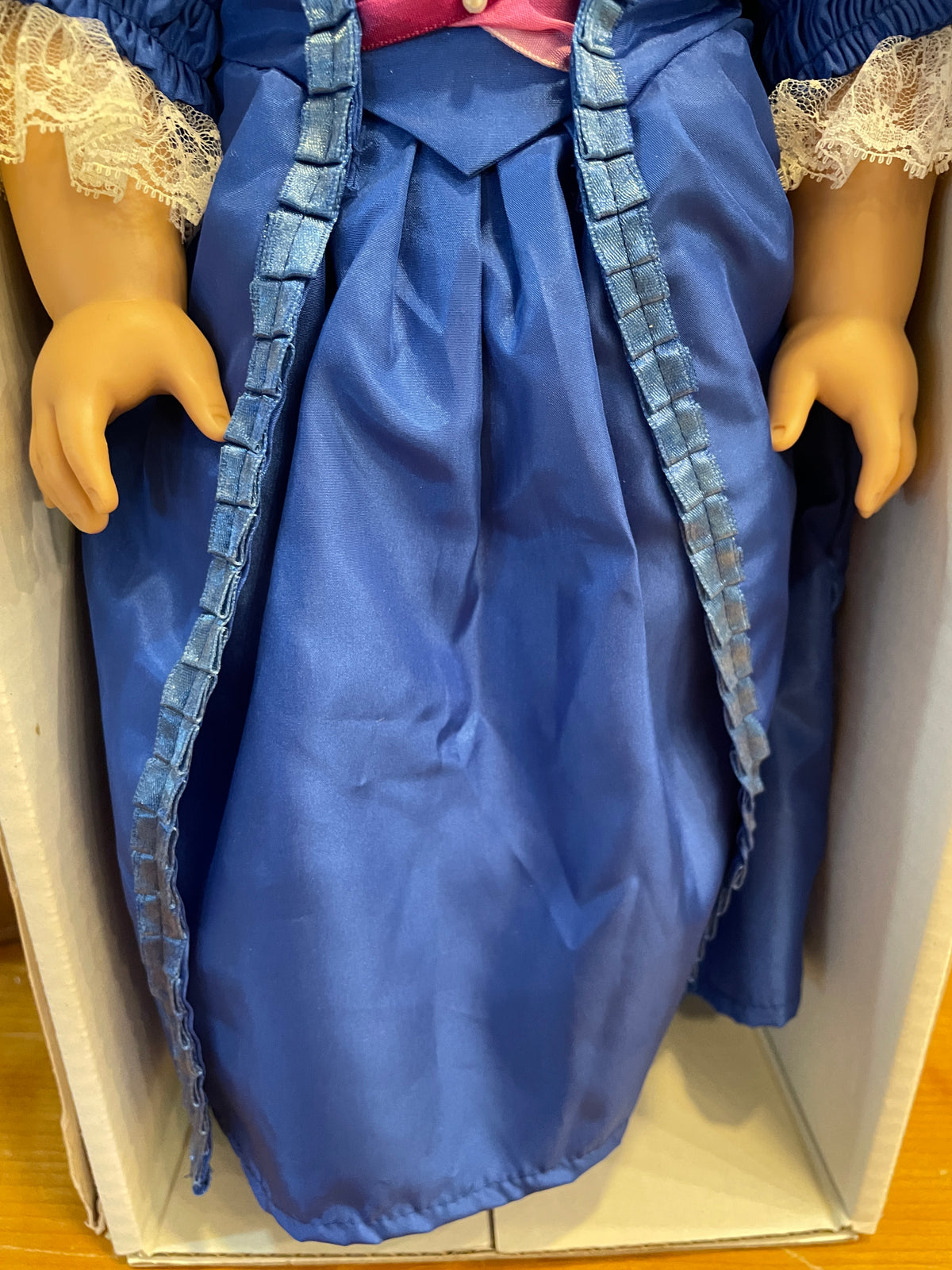 American Girl Doll Felicity with Christmas Dress, No Bonnet, Vintage (0OR00N)