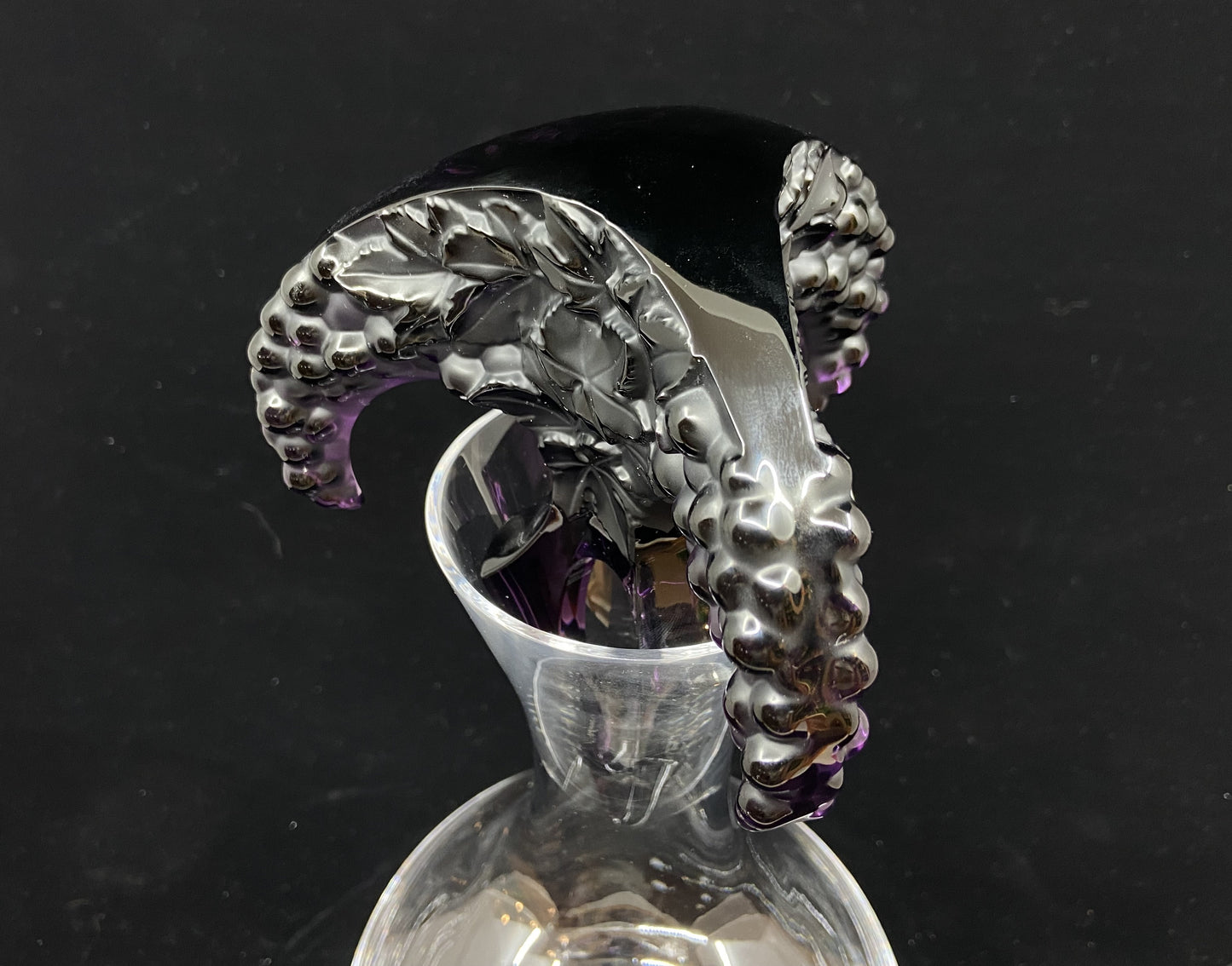Lalique Raisins Wine Decanter (JP2J25)