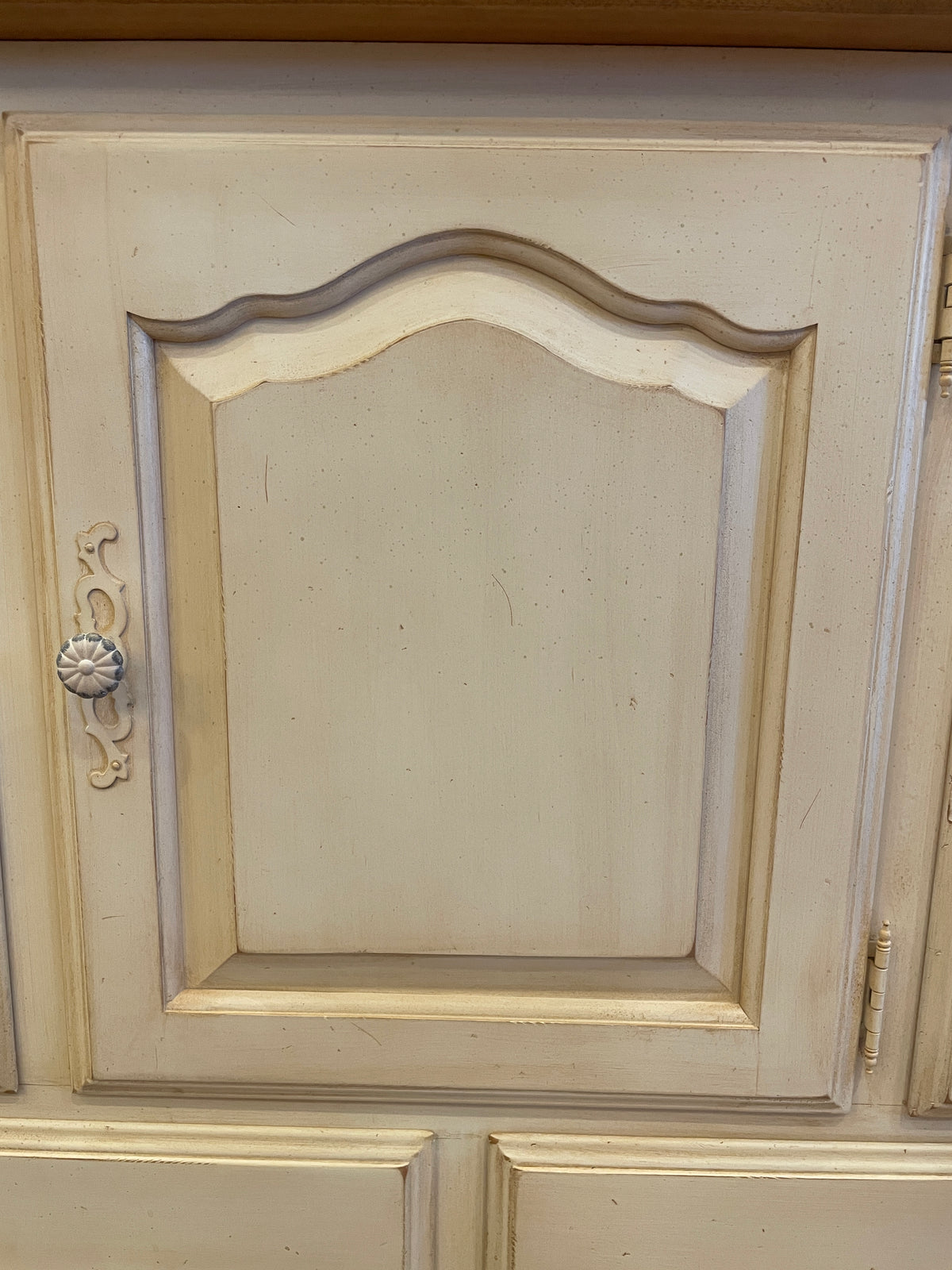 Ethan Allen French Country Dresser, AS IS (0PU009)