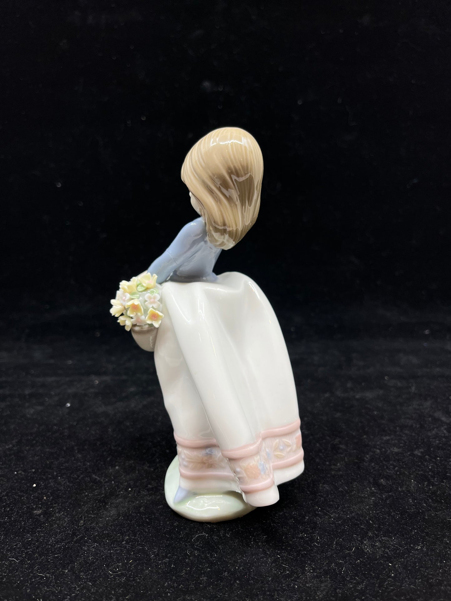 Lladro Girl With a Double Flower Basket (24093)