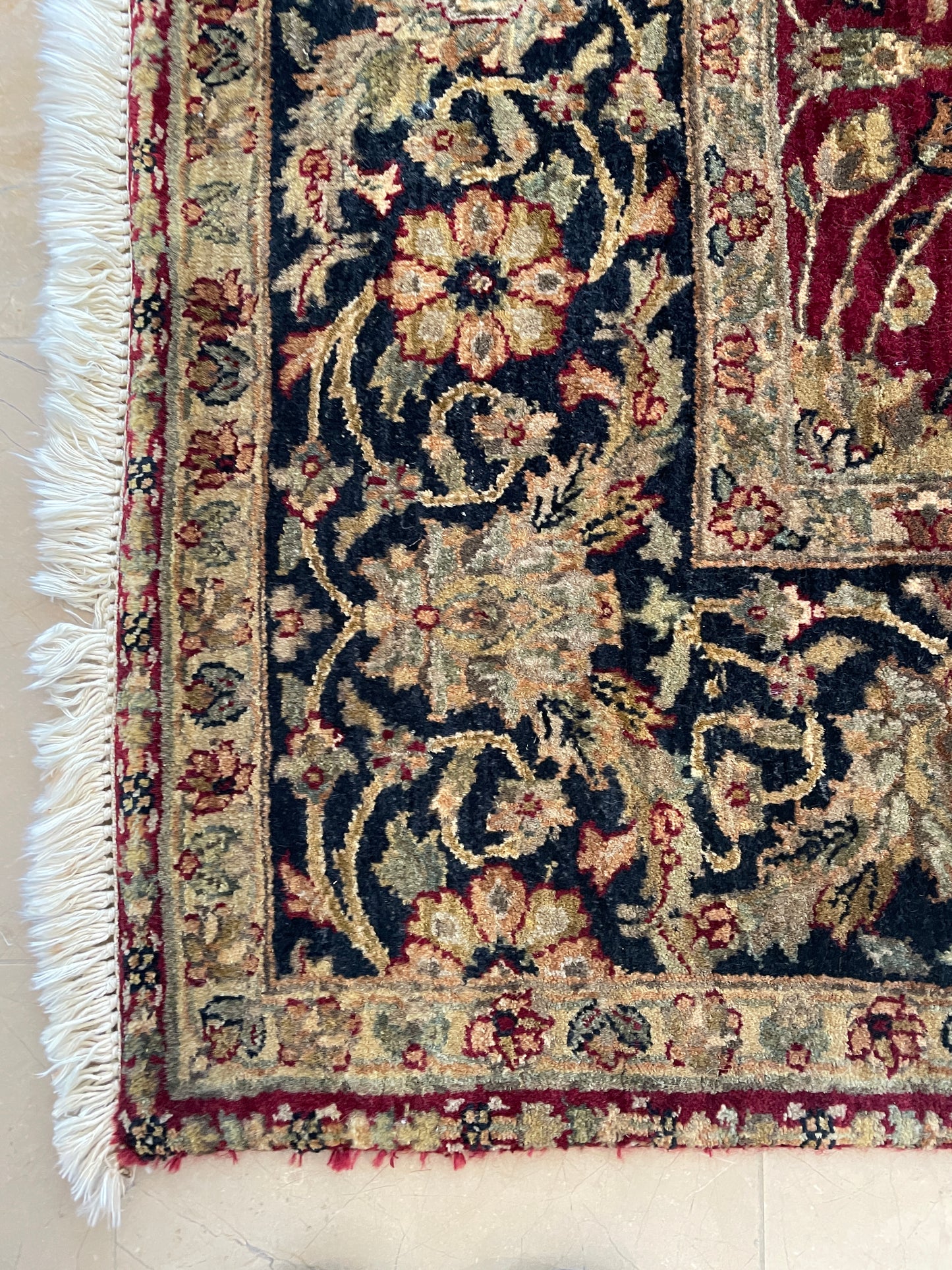 Hand Knotted Vintage Oriental Rug (6'1x9'5) (0M7001)