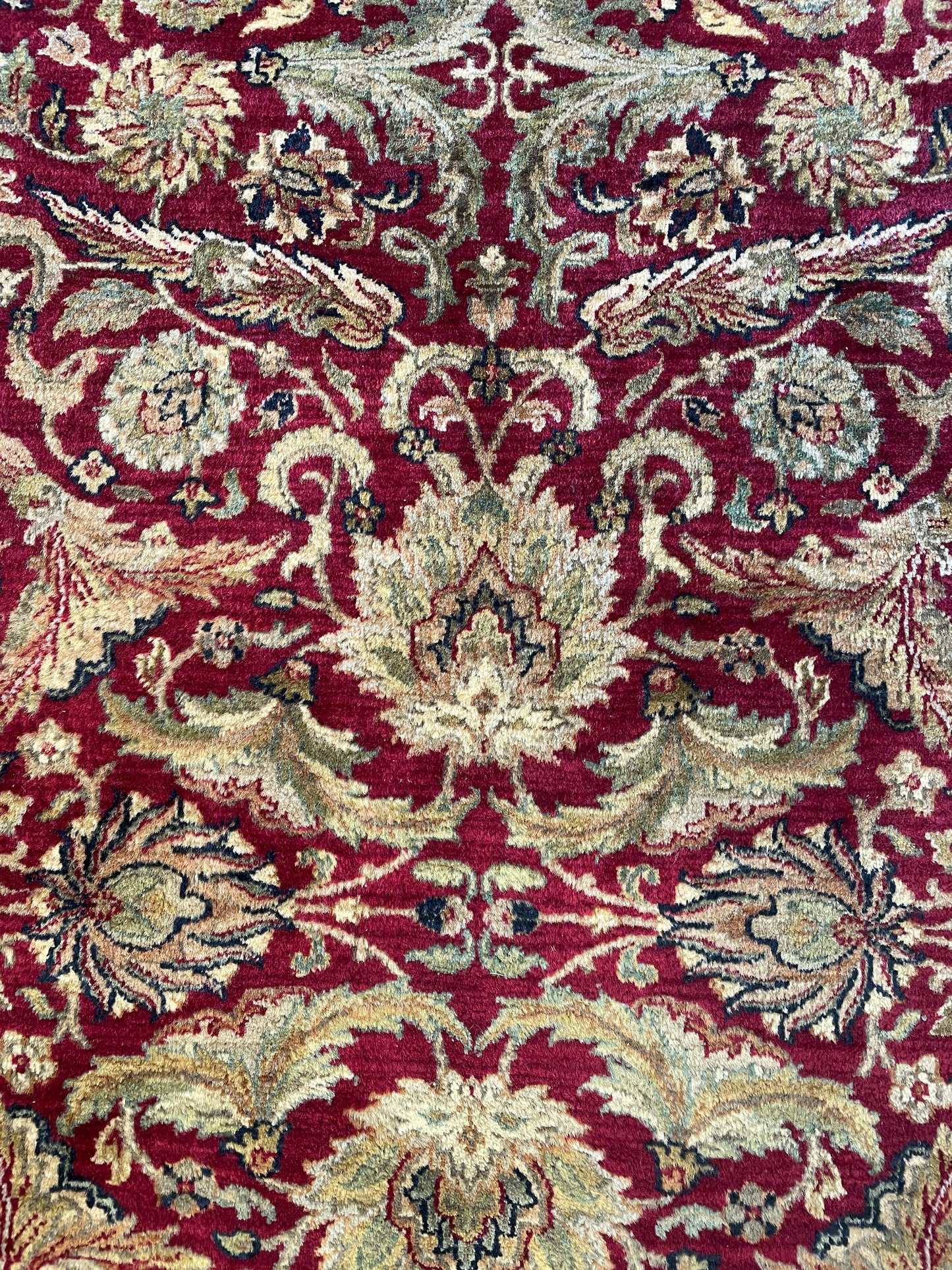 Hand Knotted Vintage Oriental Rug (6'1x9'5) (0M7001)