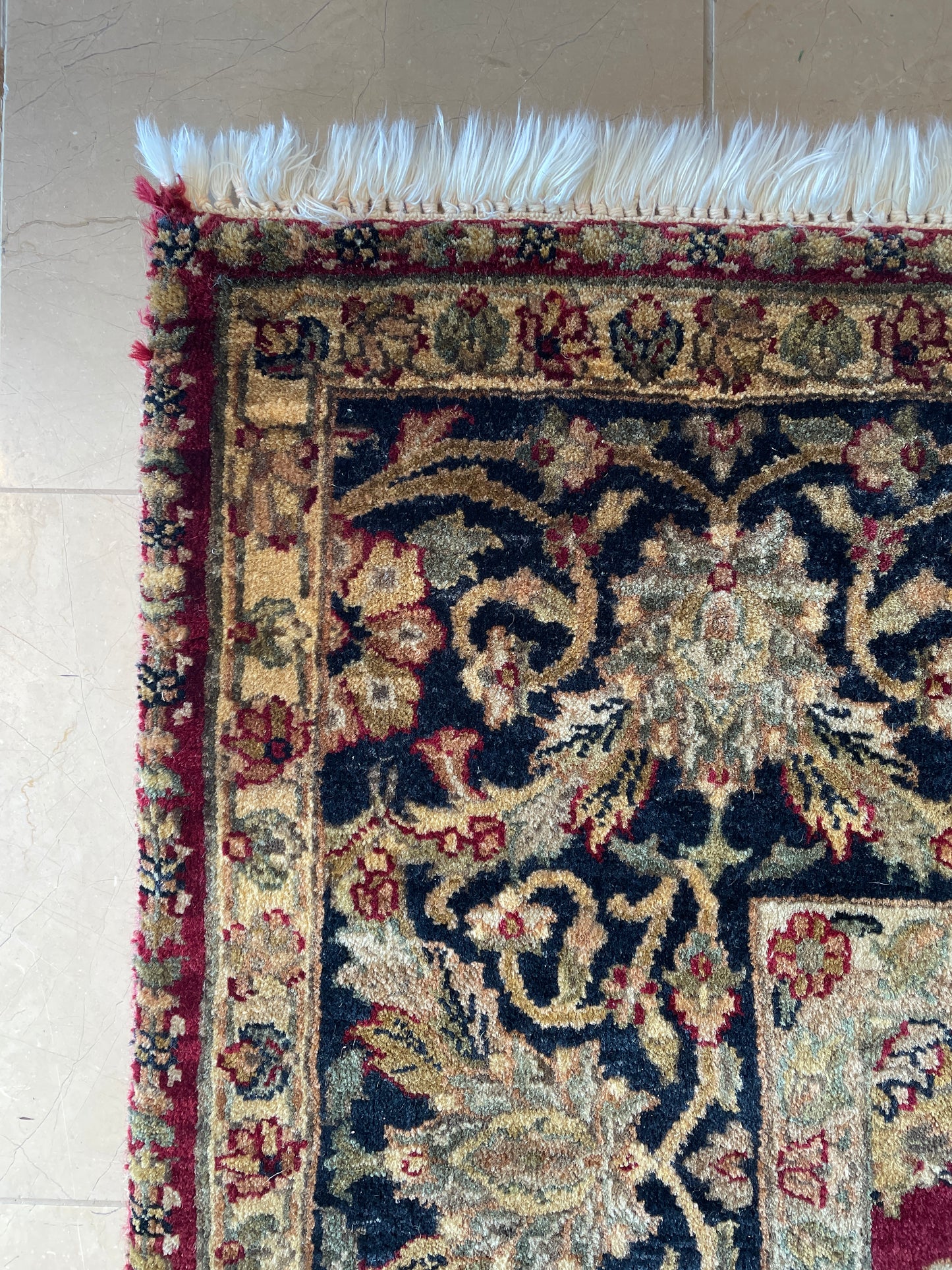 Hand Knotted Vintage Oriental Rug (6'1x9'5) (0M7001)