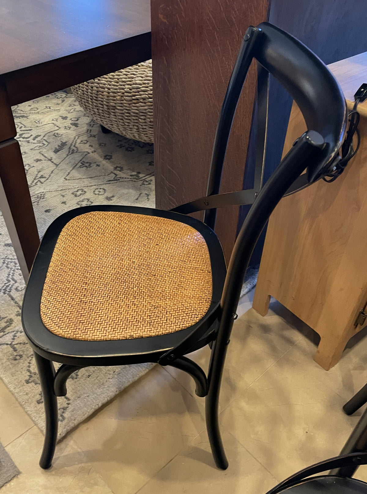 Furniture Classics X-Back Chairs, Set of 4 (0Q0002)