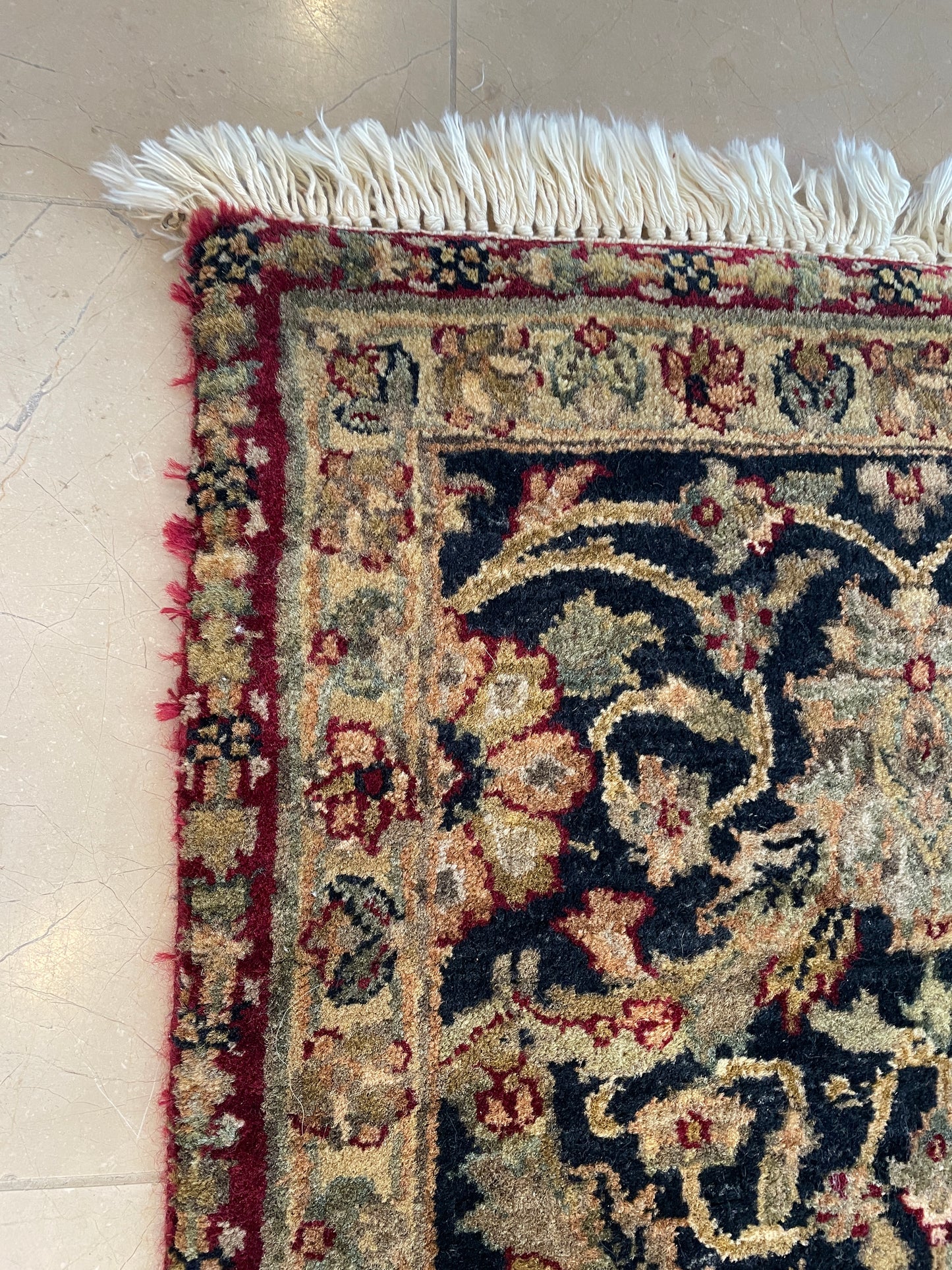 Hand Knotted Vintage Oriental Rug (6'1x9'5) (0M7001)