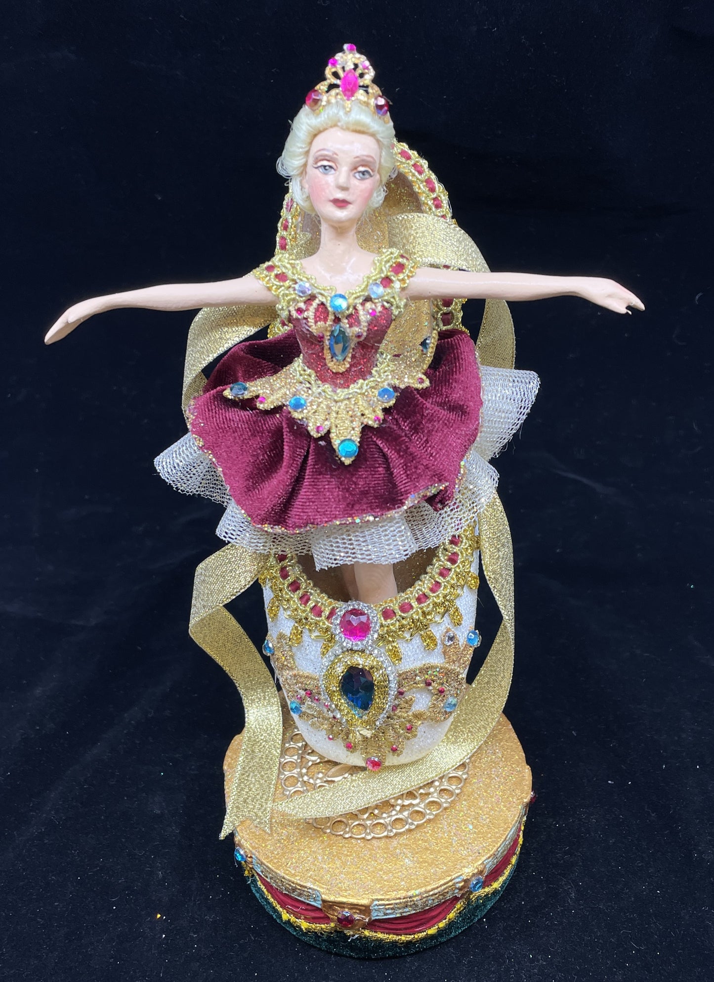 Katherine's Collection Ballerina in Slipper (0IK00U)