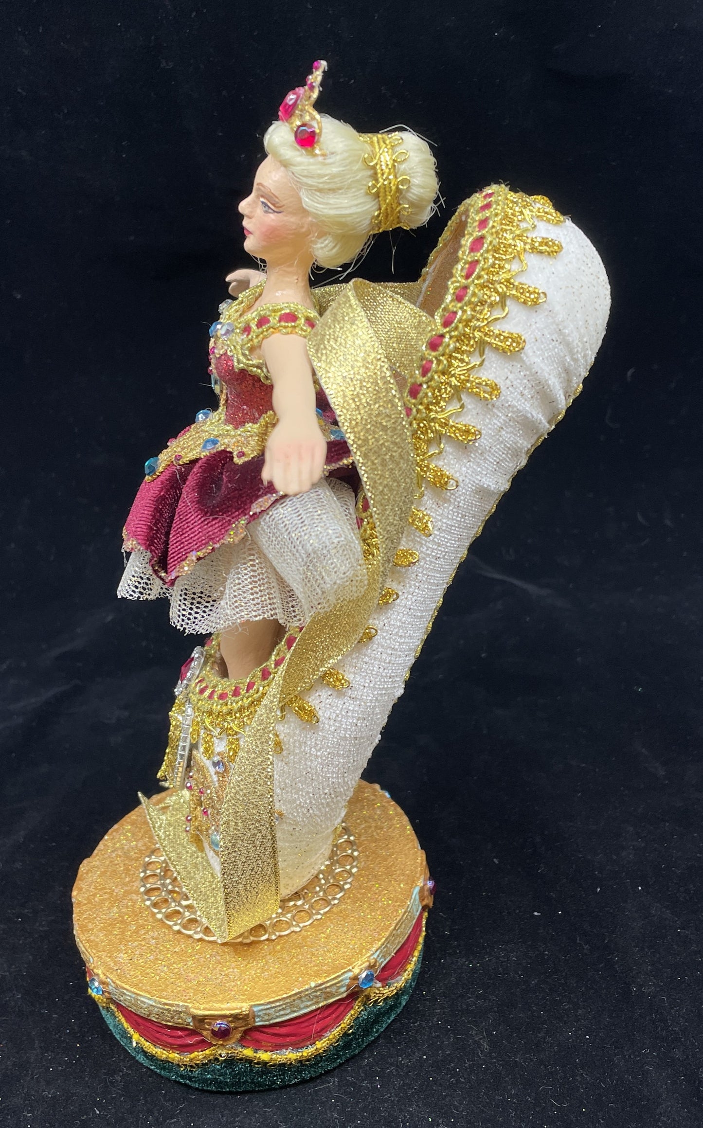 Katherine's Collection Ballerina in Slipper (0IK00U)