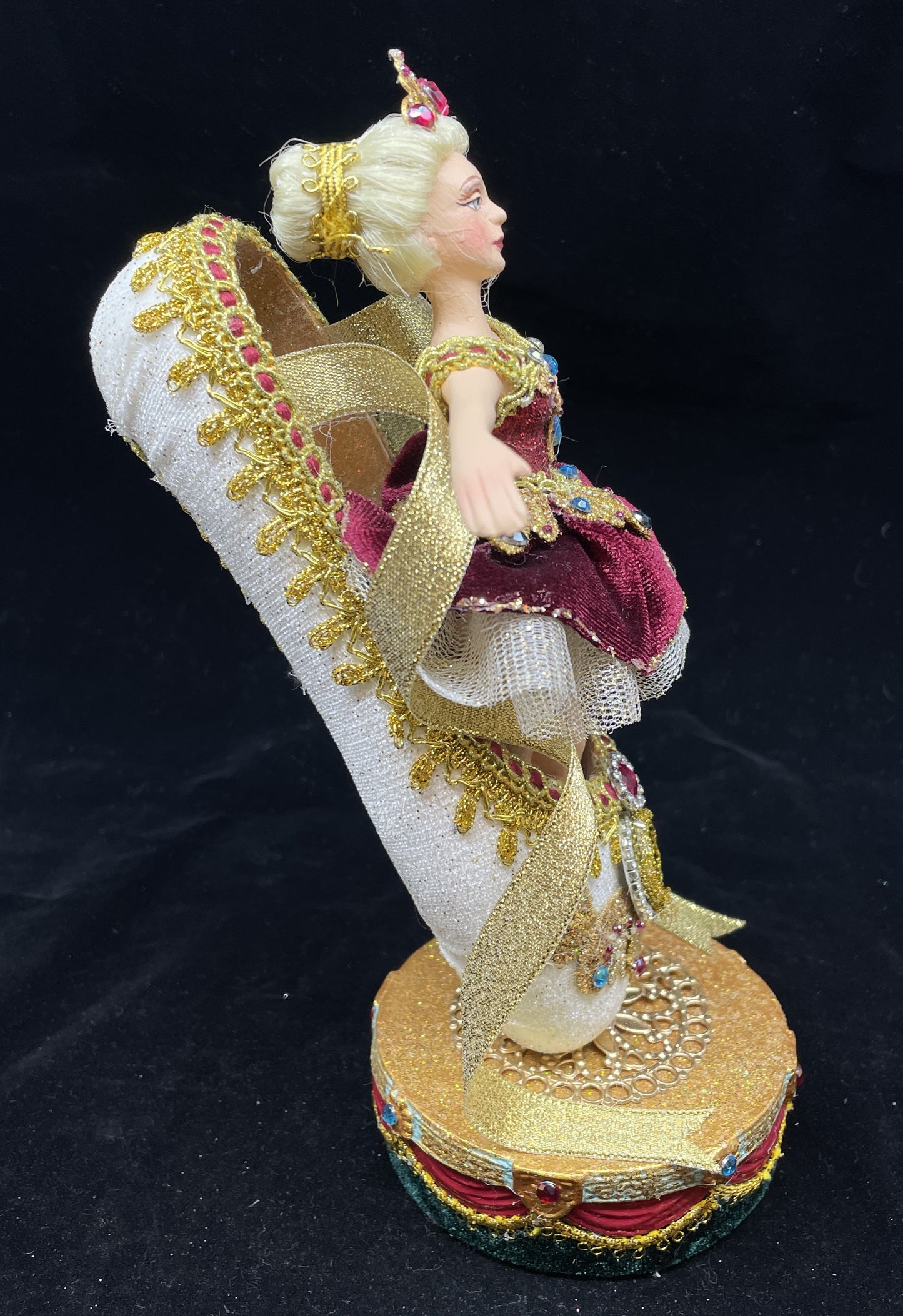 Katherine's Collection Ballerina in Slipper (0IK00U)