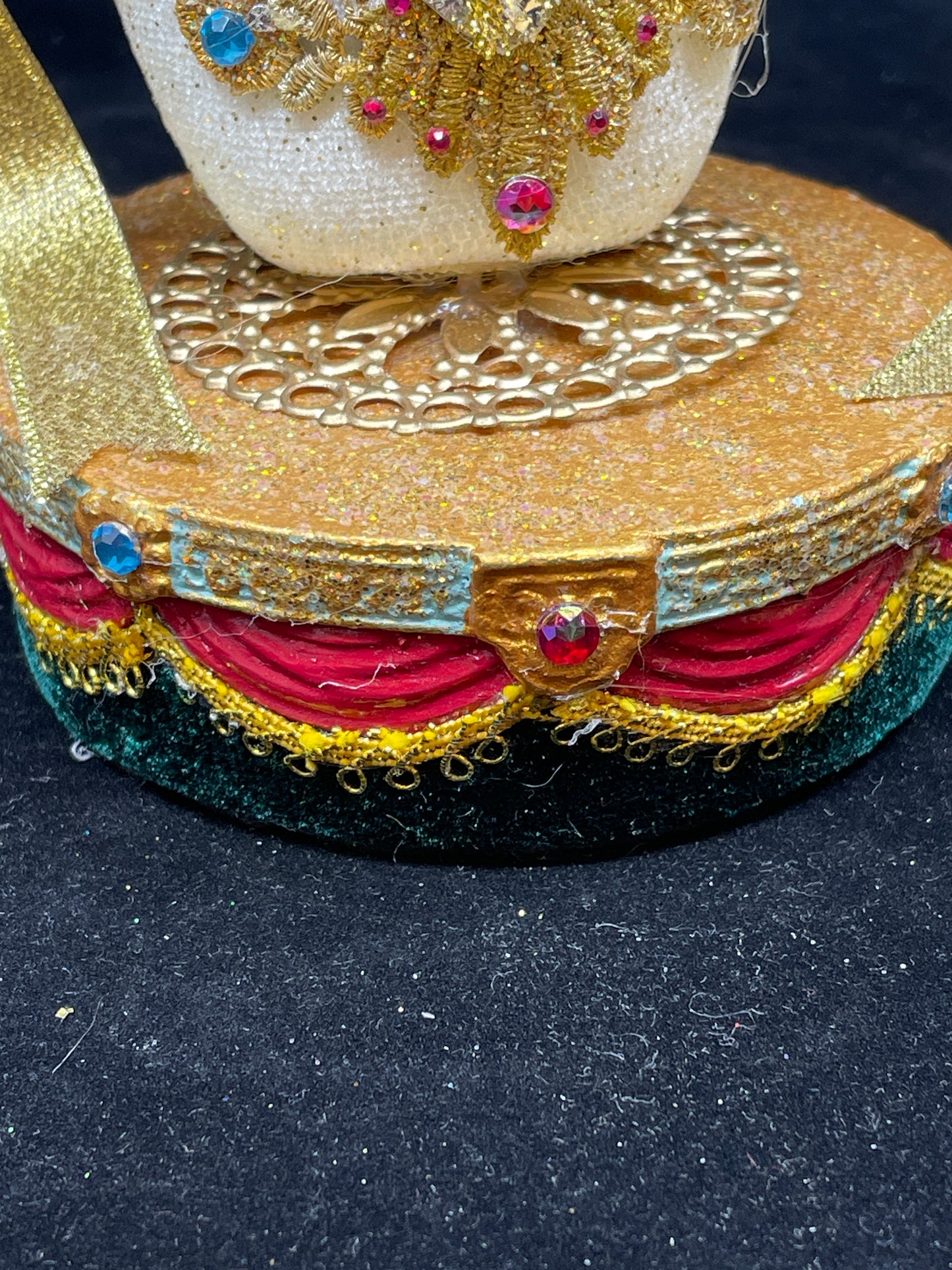 Katherine's Collection Ballerina in Slipper (0IK00U)