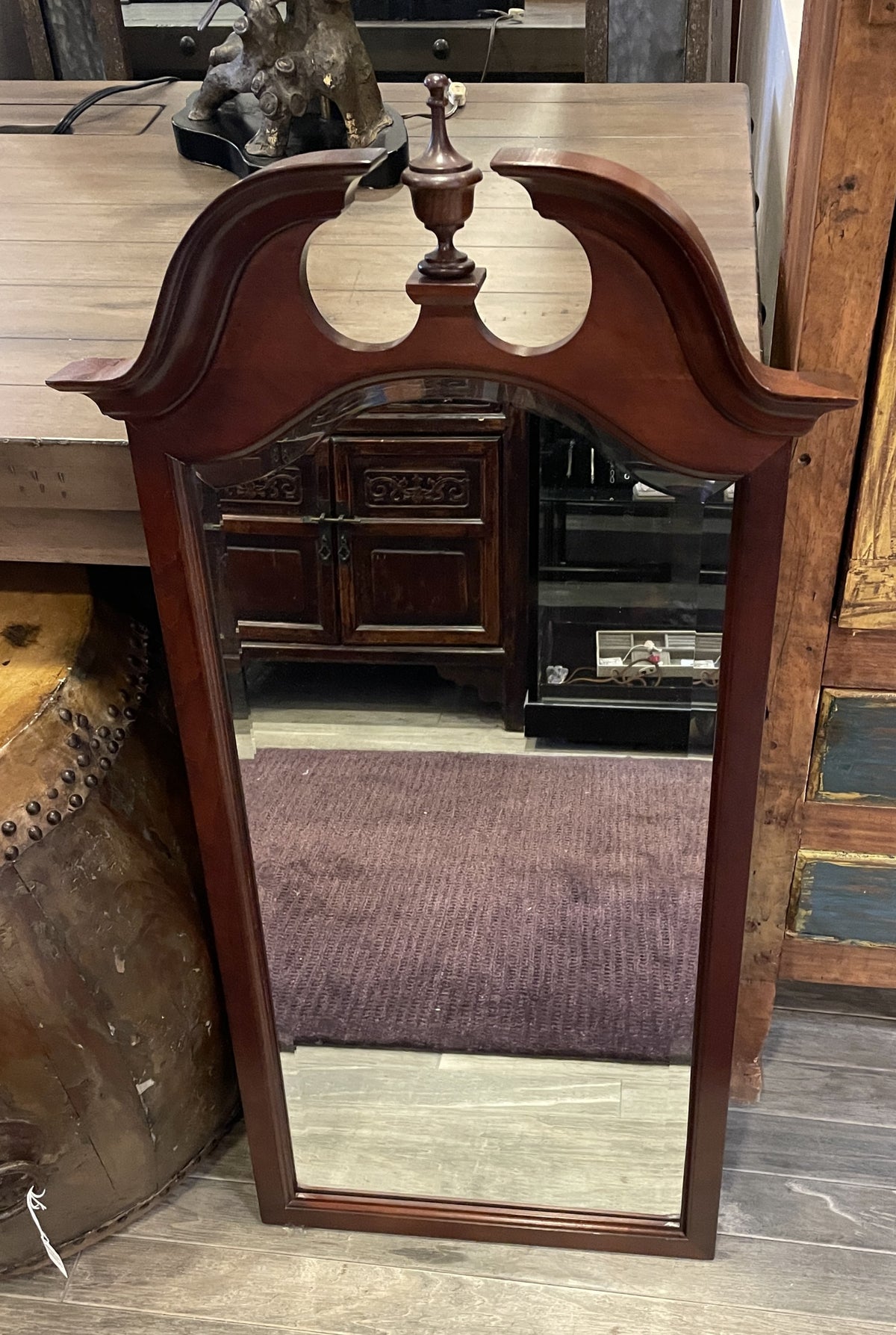 Chippendale Narrow Mirror with Finial (0Q0006)