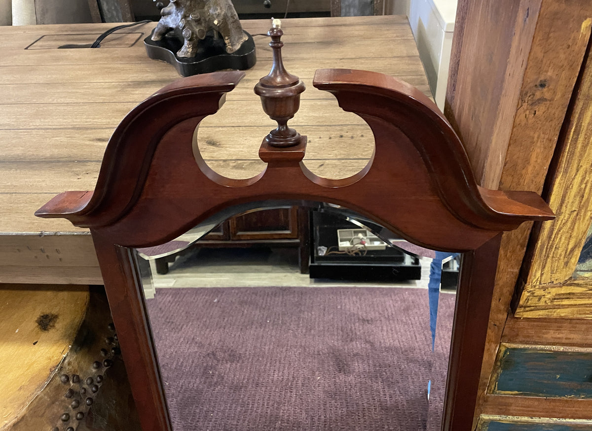 Chippendale Narrow Mirror with Finial (0Q0006)