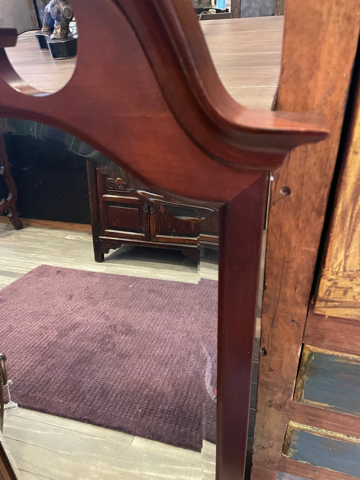 Chippendale Narrow Mirror with Finial (0Q0006)