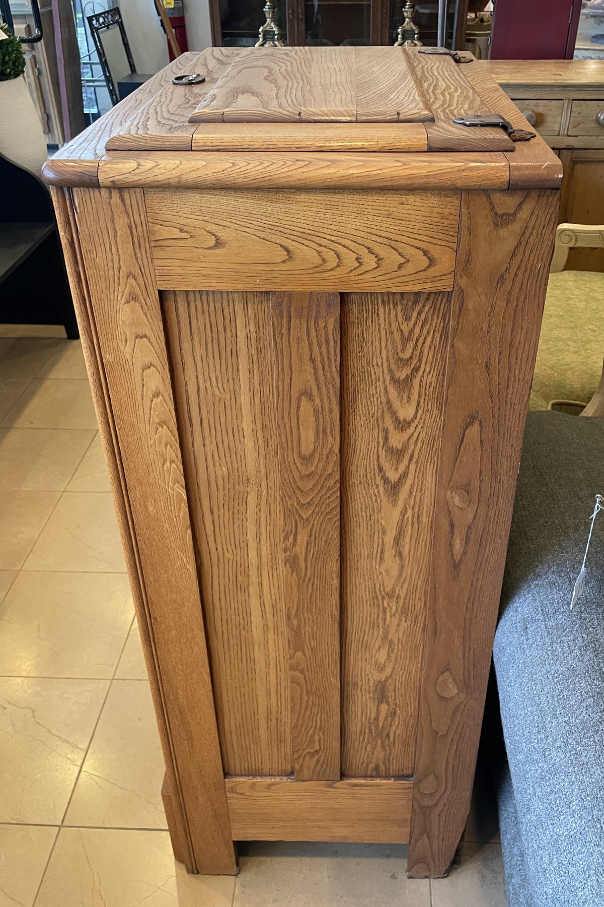 Gibson Cambria Antique Icebox Wine Cooler (0Q0007)