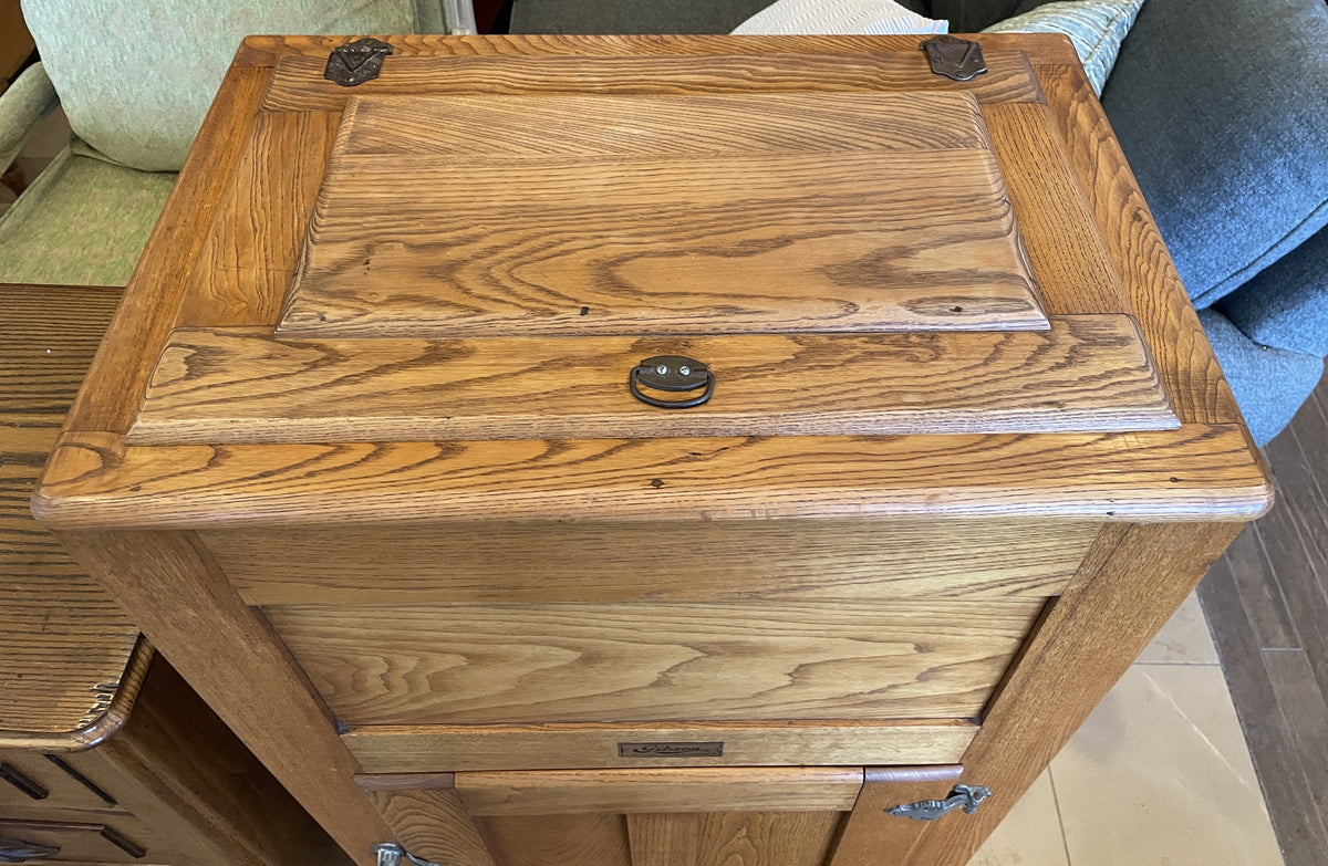 Gibson Cambria Antique Icebox Wine Cooler (0Q0007)
