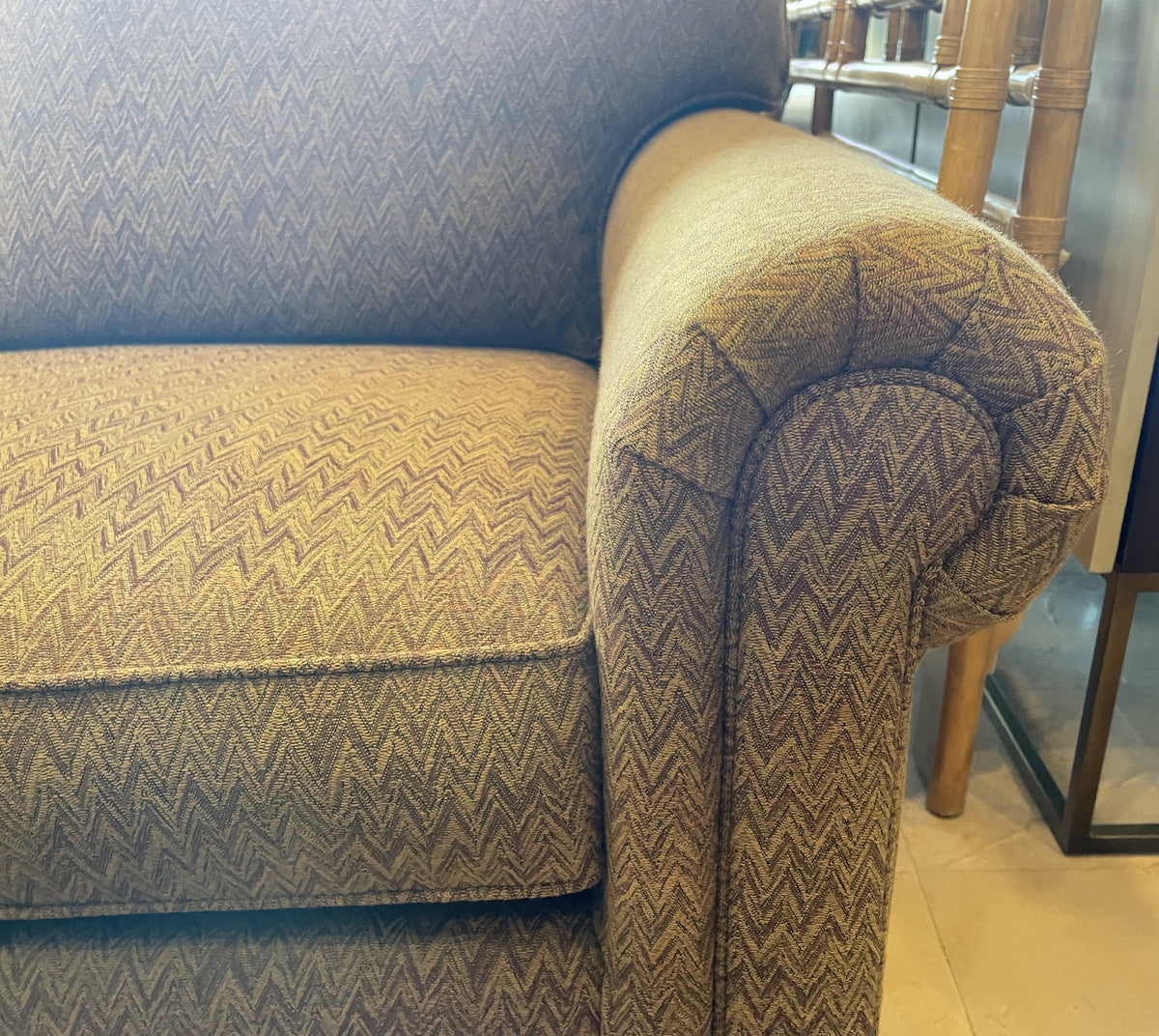 Ethan Allen Loveseat (0Q000A)