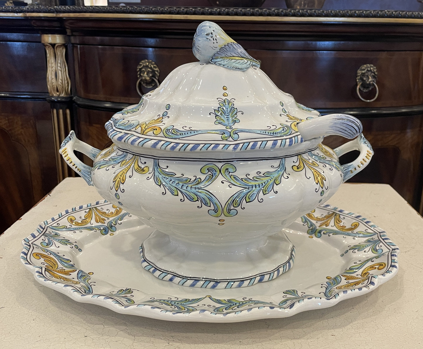 Italian Ceramic Majolica Tureen with Ladle and Undertray (0M8001)