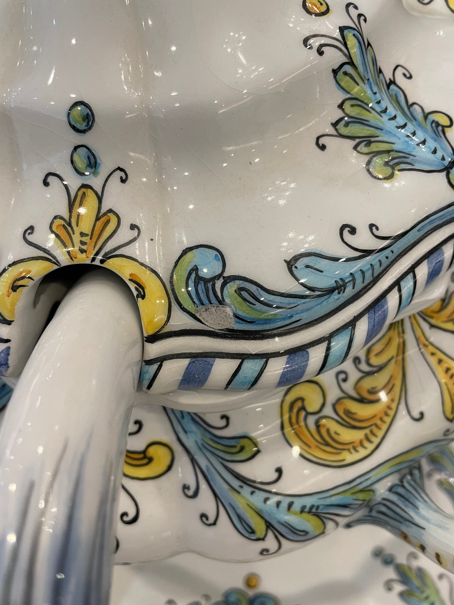 Italian Ceramic Majolica Tureen with Ladle and Undertray (0M8001)