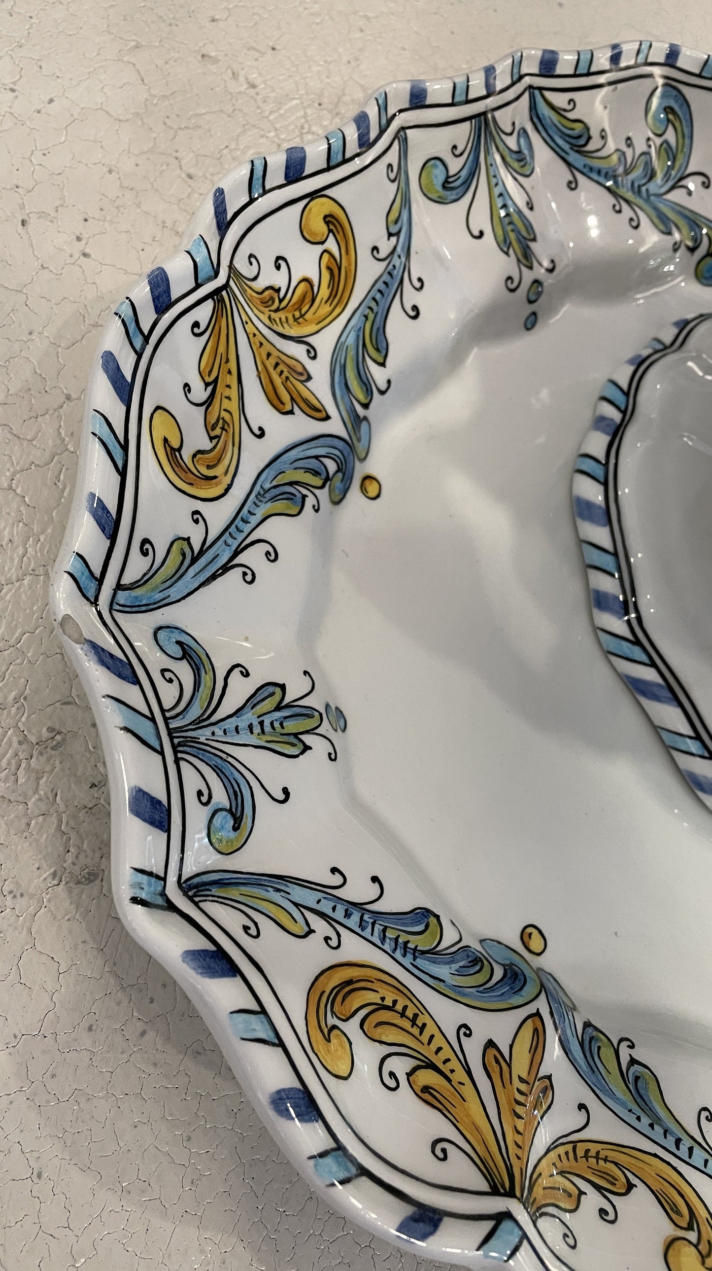 Italian Ceramic Majolica Tureen with Ladle and Undertray (0M8001)