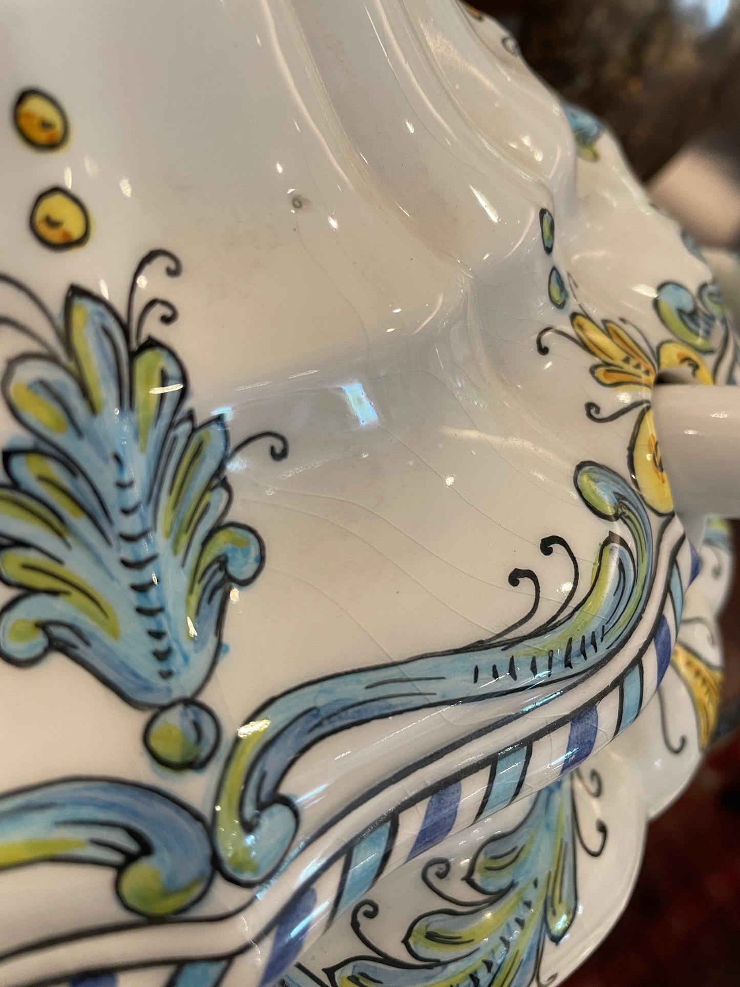 Italian Ceramic Majolica Tureen with Ladle and Undertray (0M8001)
