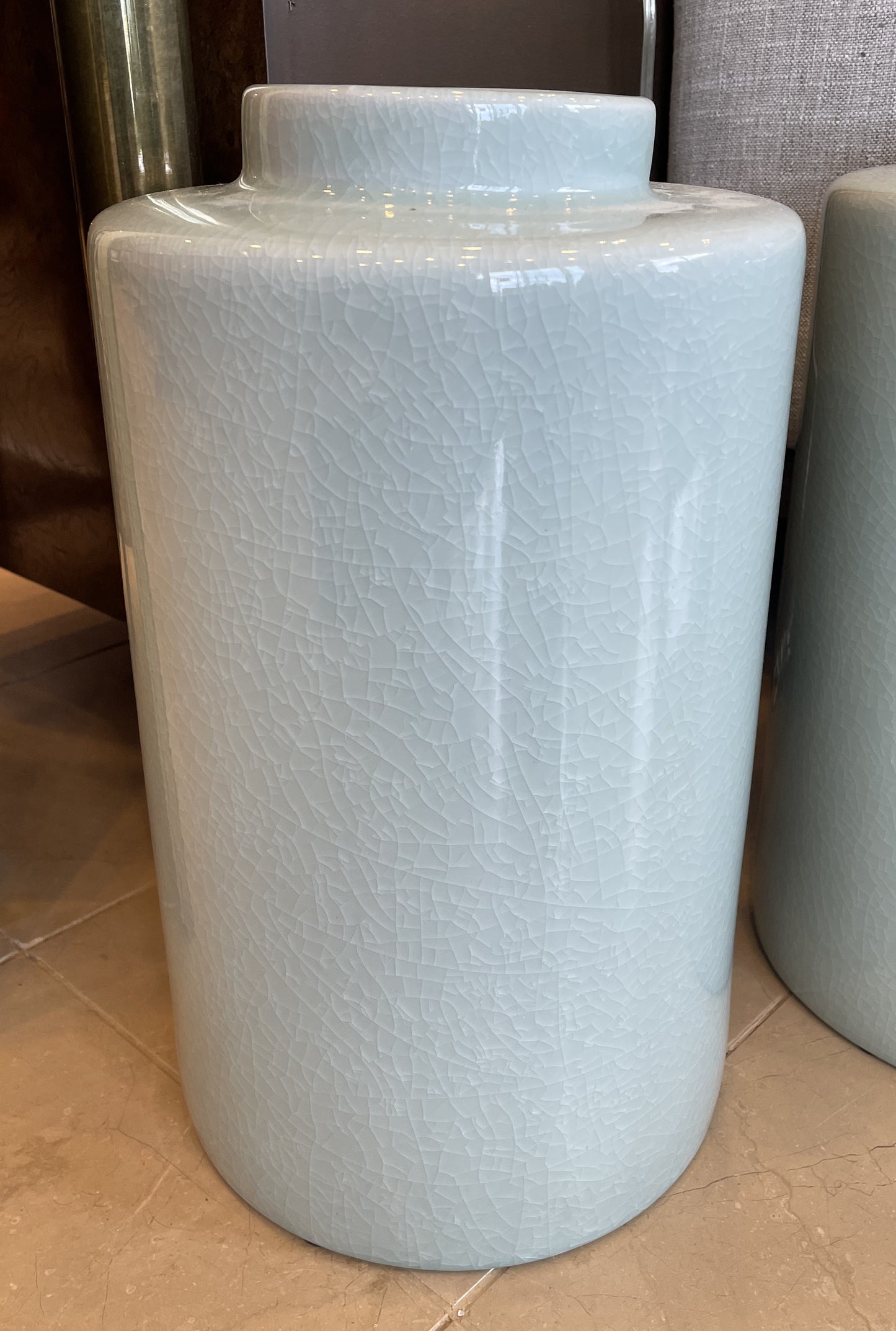 Chelsea House Celadon Covered Urn (0JC00H)