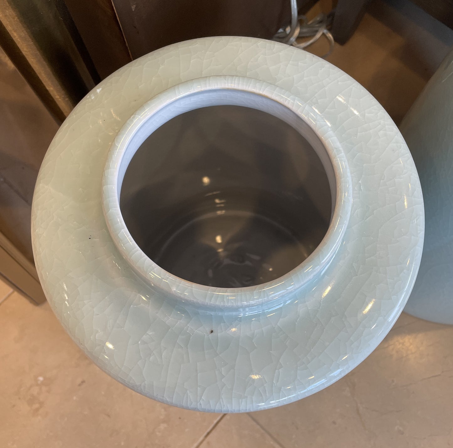 Chelsea House Celadon Covered Urn (0JC00H)