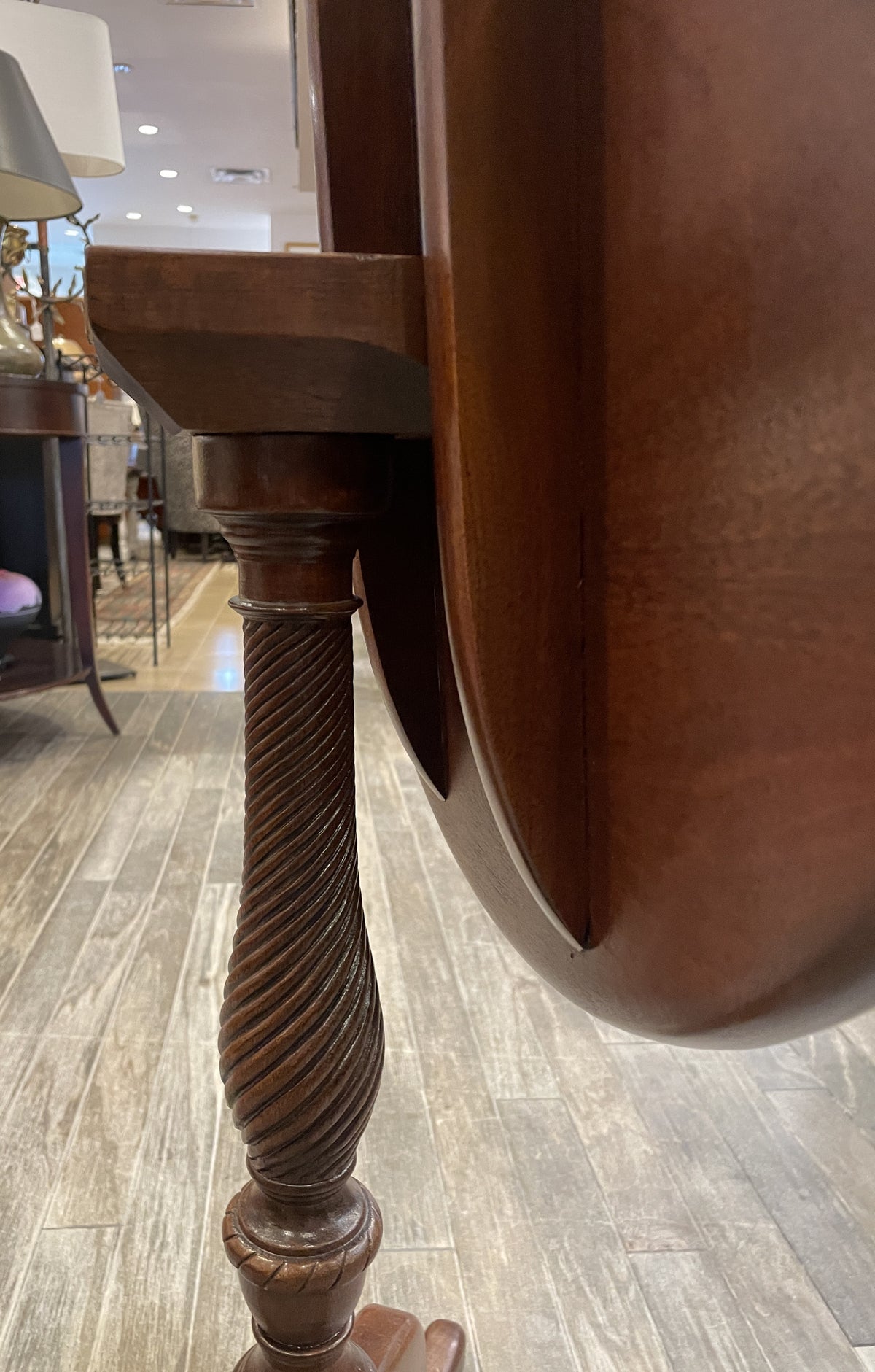 Round Tilt Top Table with Marquetry Trim (0Q000F)