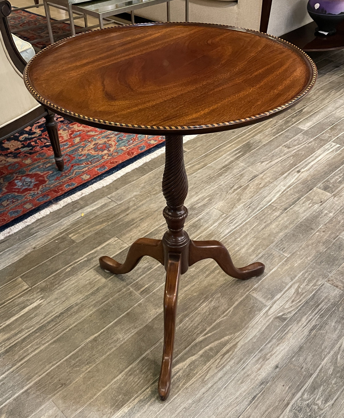 Round Tilt Top Table with Marquetry Trim (0Q000F)