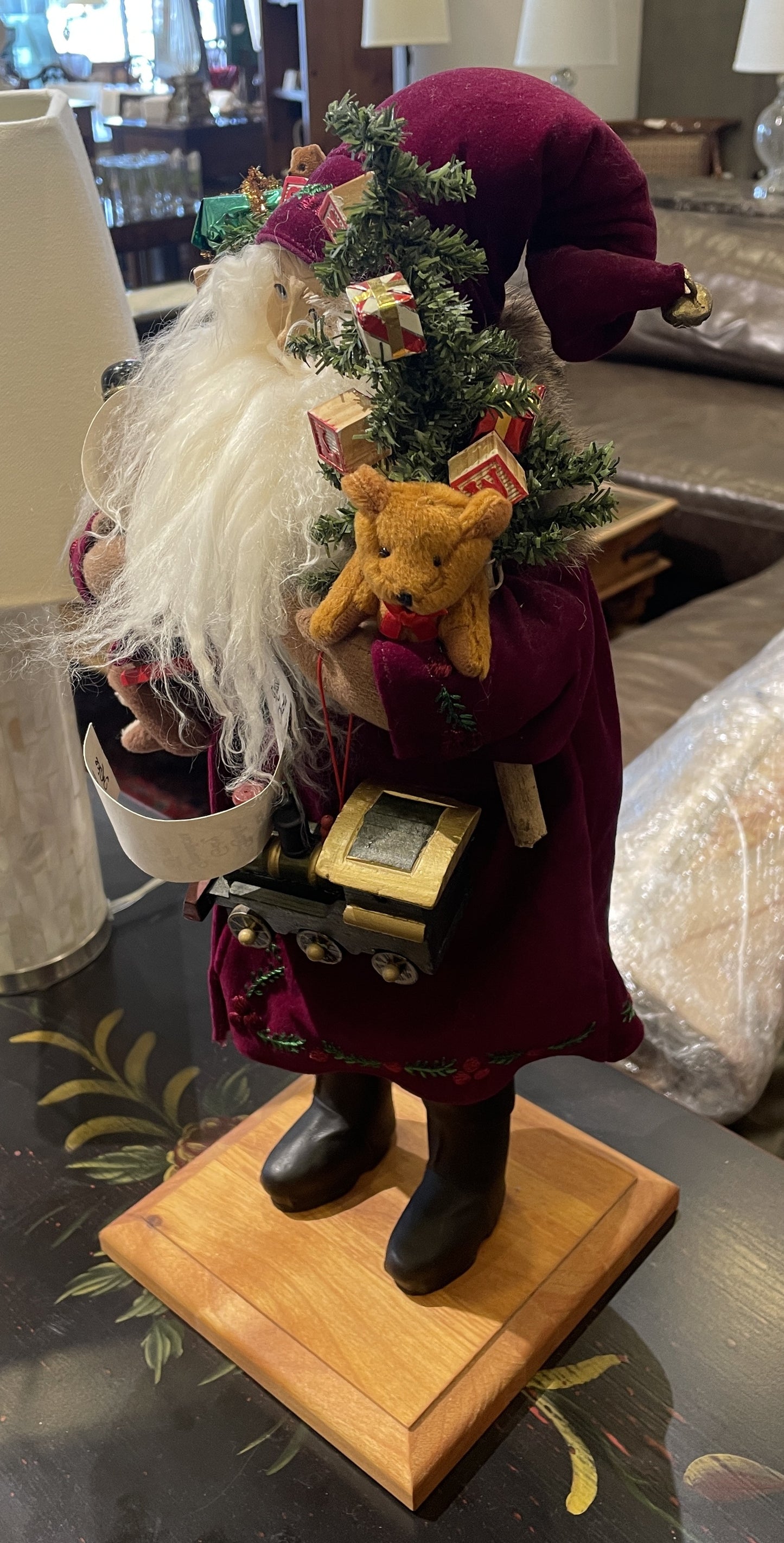 Lynn Haney Santa (05900G)