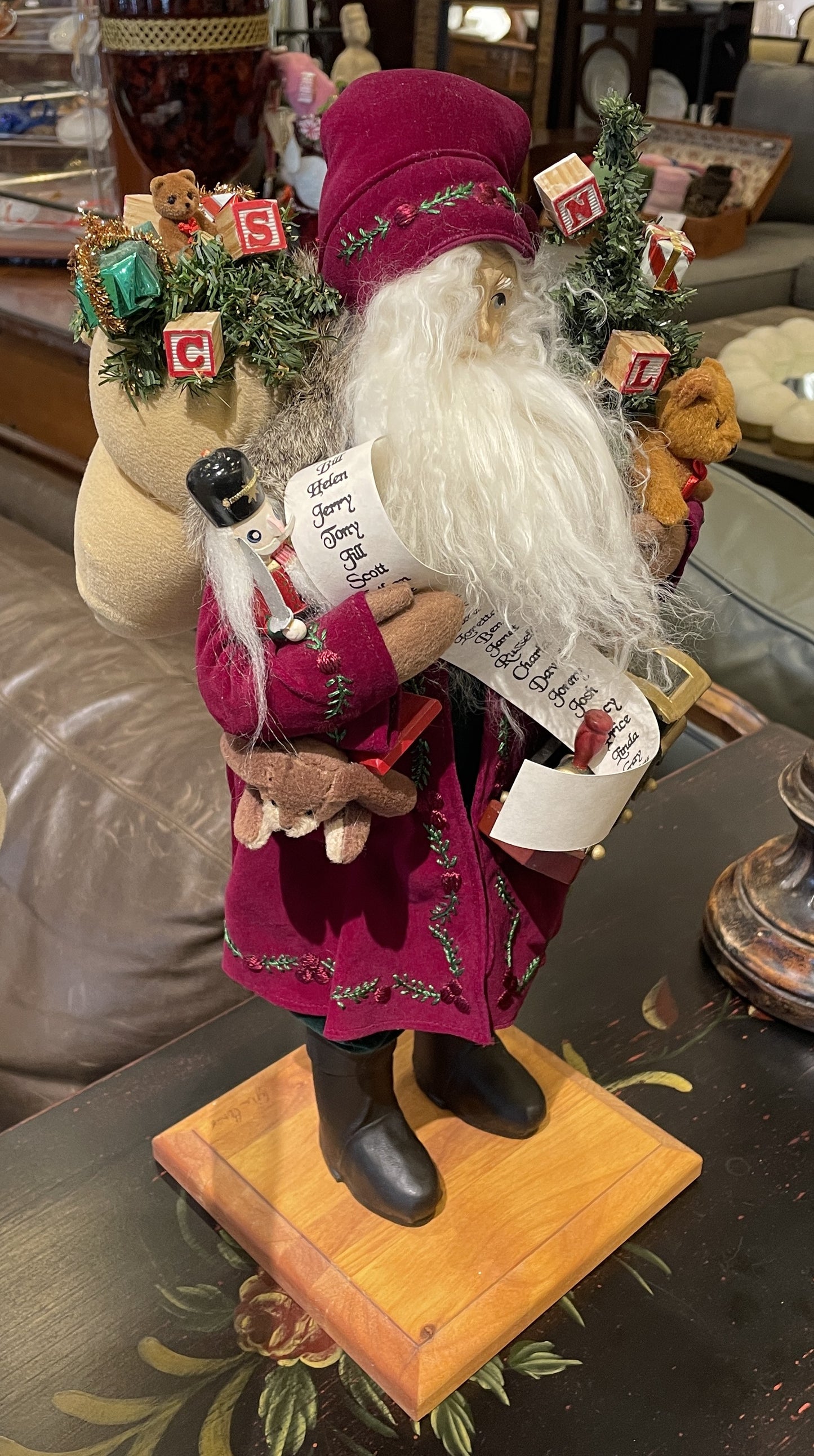 Lynn Haney Santa (05900G)