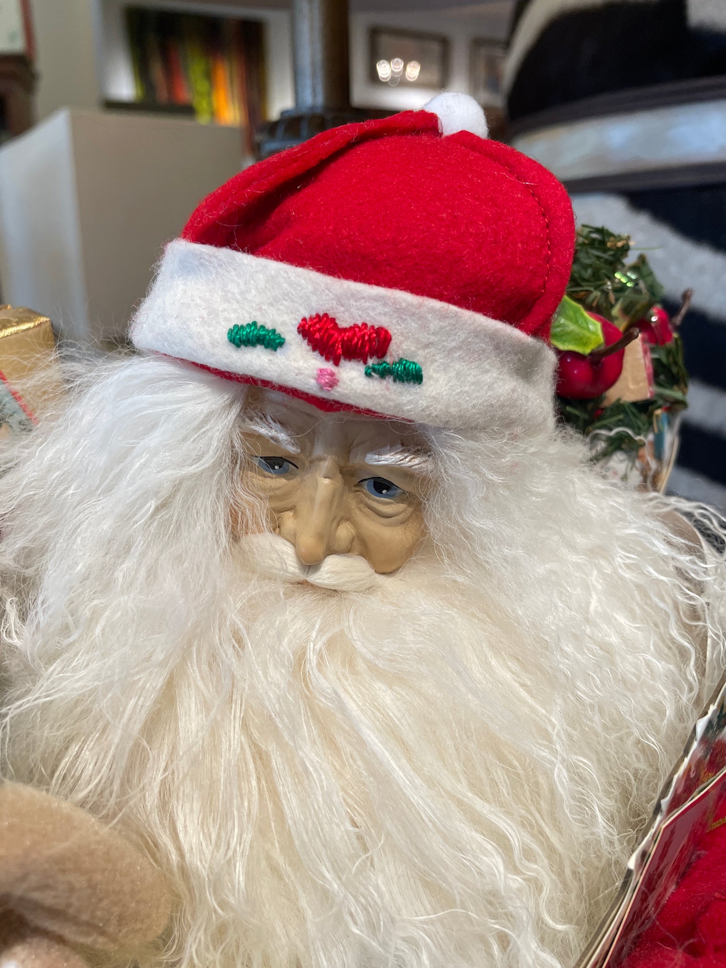 Lynn Haney Santa (05900G)