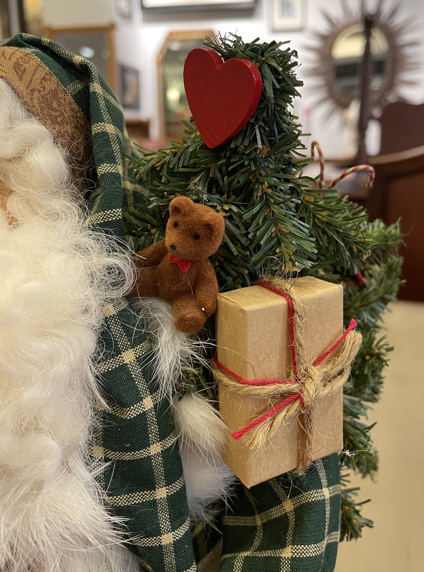 Lynn Haney Santa (05900G)