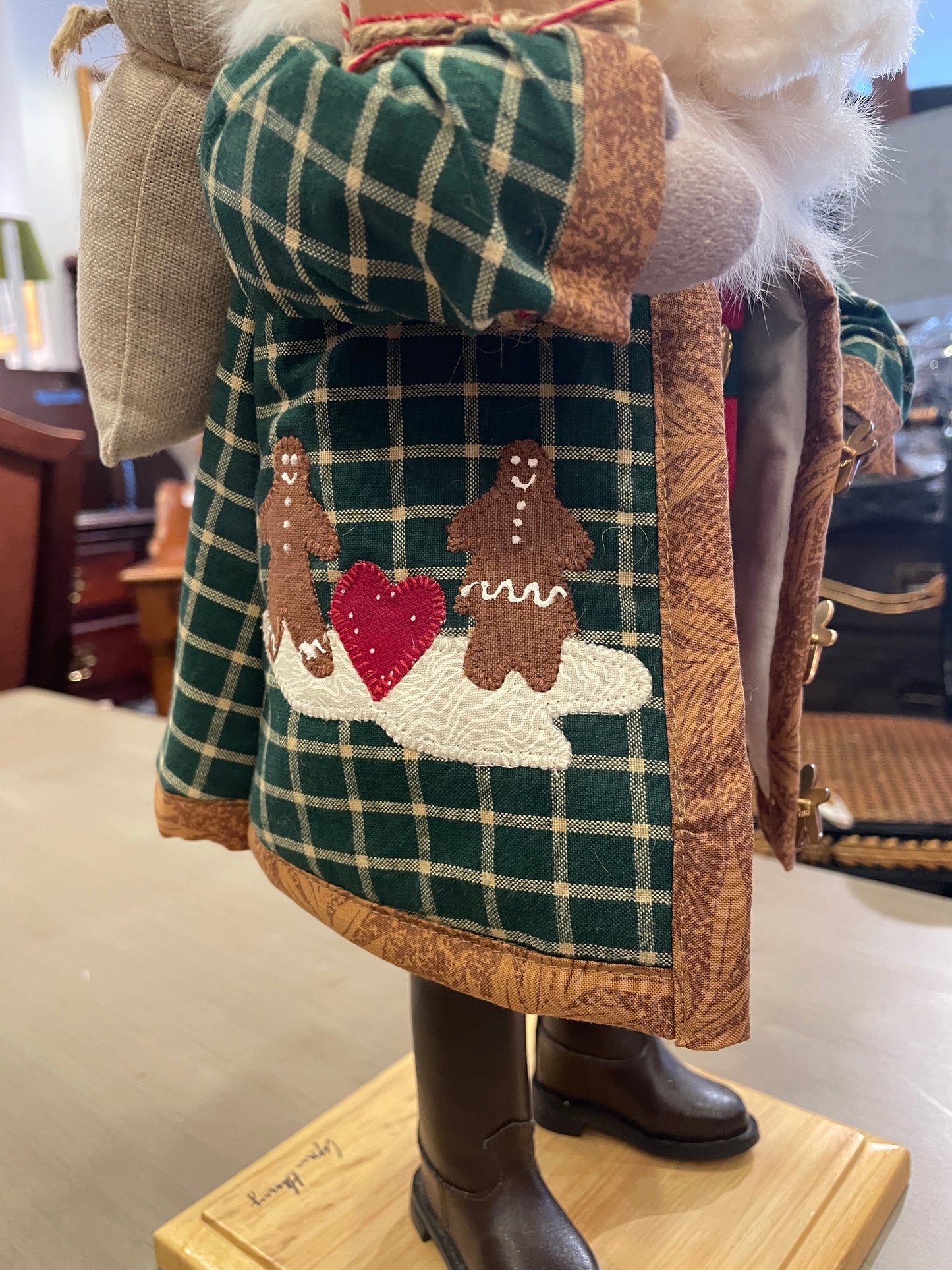 Lynn Haney Santa (05900G)