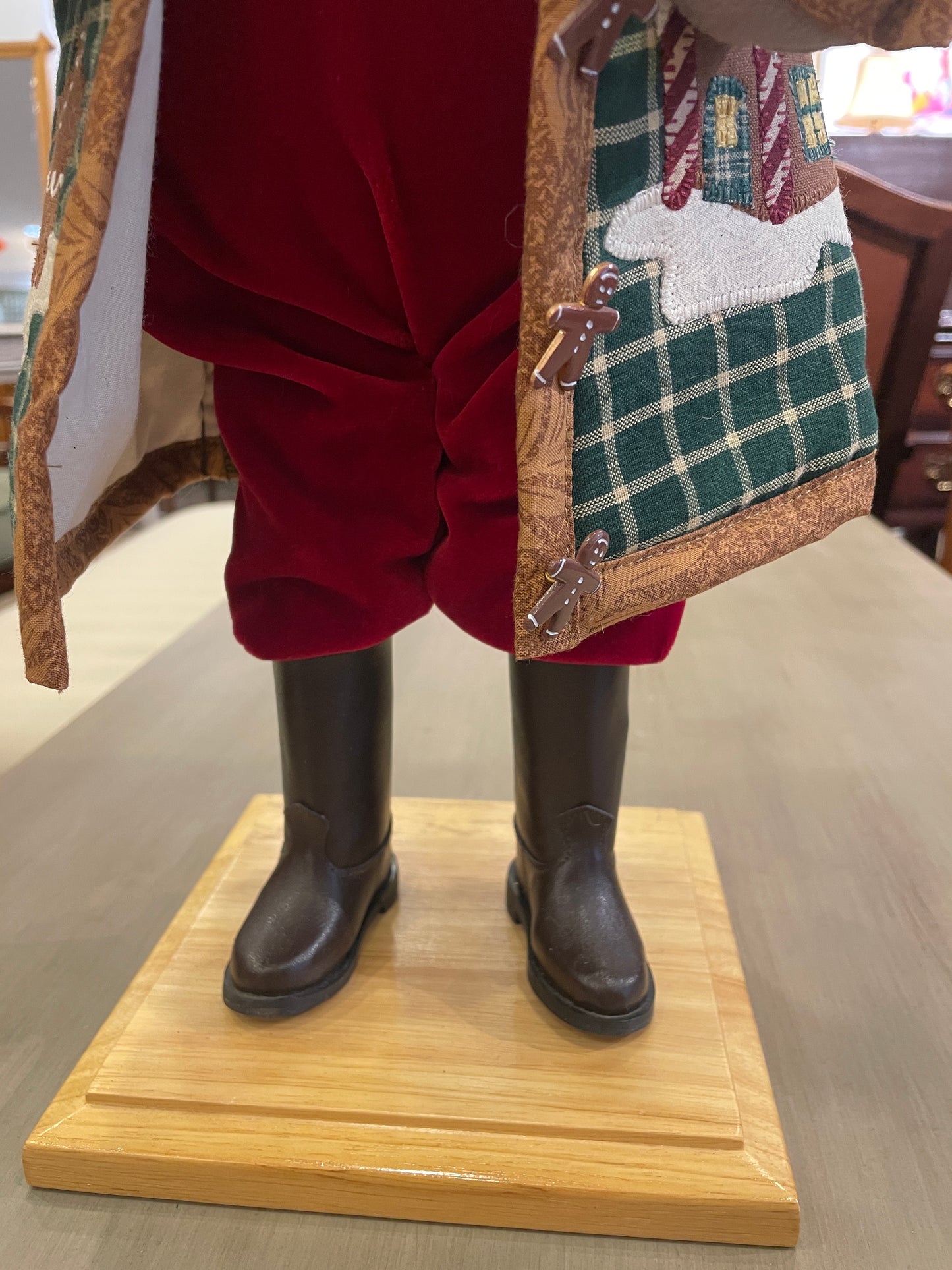 Lynn Haney Santa (05900G)