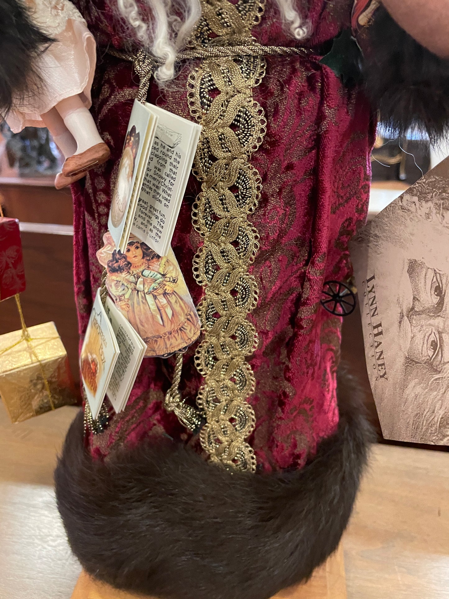 Lynn Haney Victorian Memories Santa (05900F)