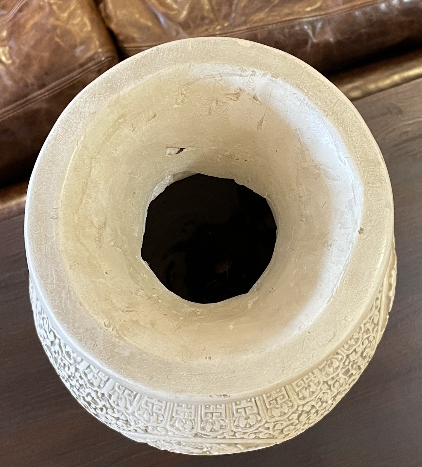 White Cinnabar Vase (0EA009)