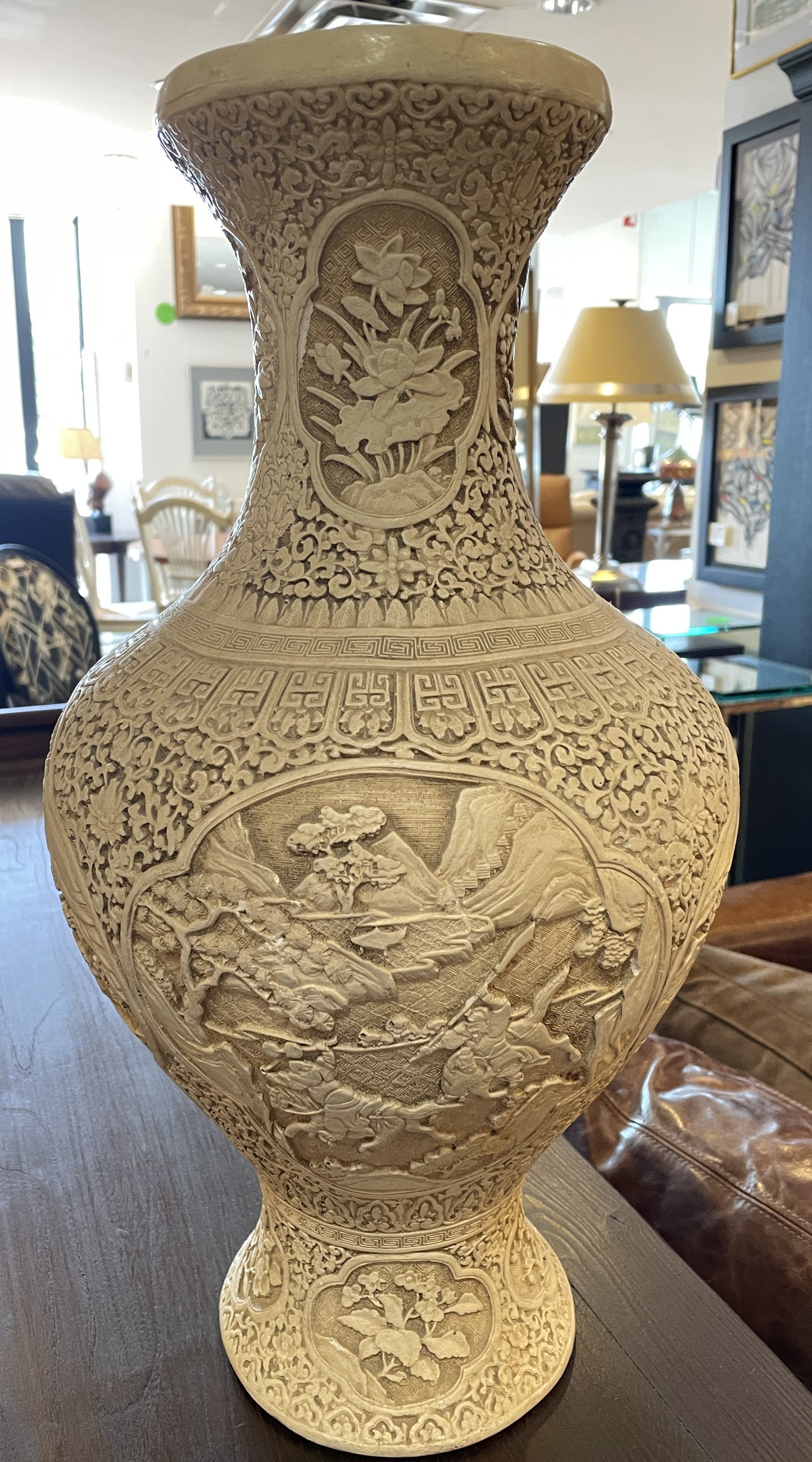 White Cinnabar Vase (0EA009)