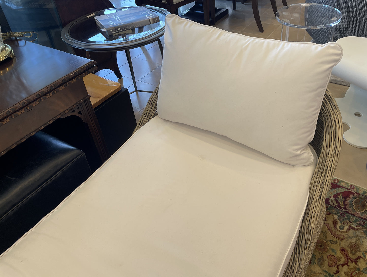 Manchester All Season Outdoor Chaise with Sunbrella Upholstery (01D01S)