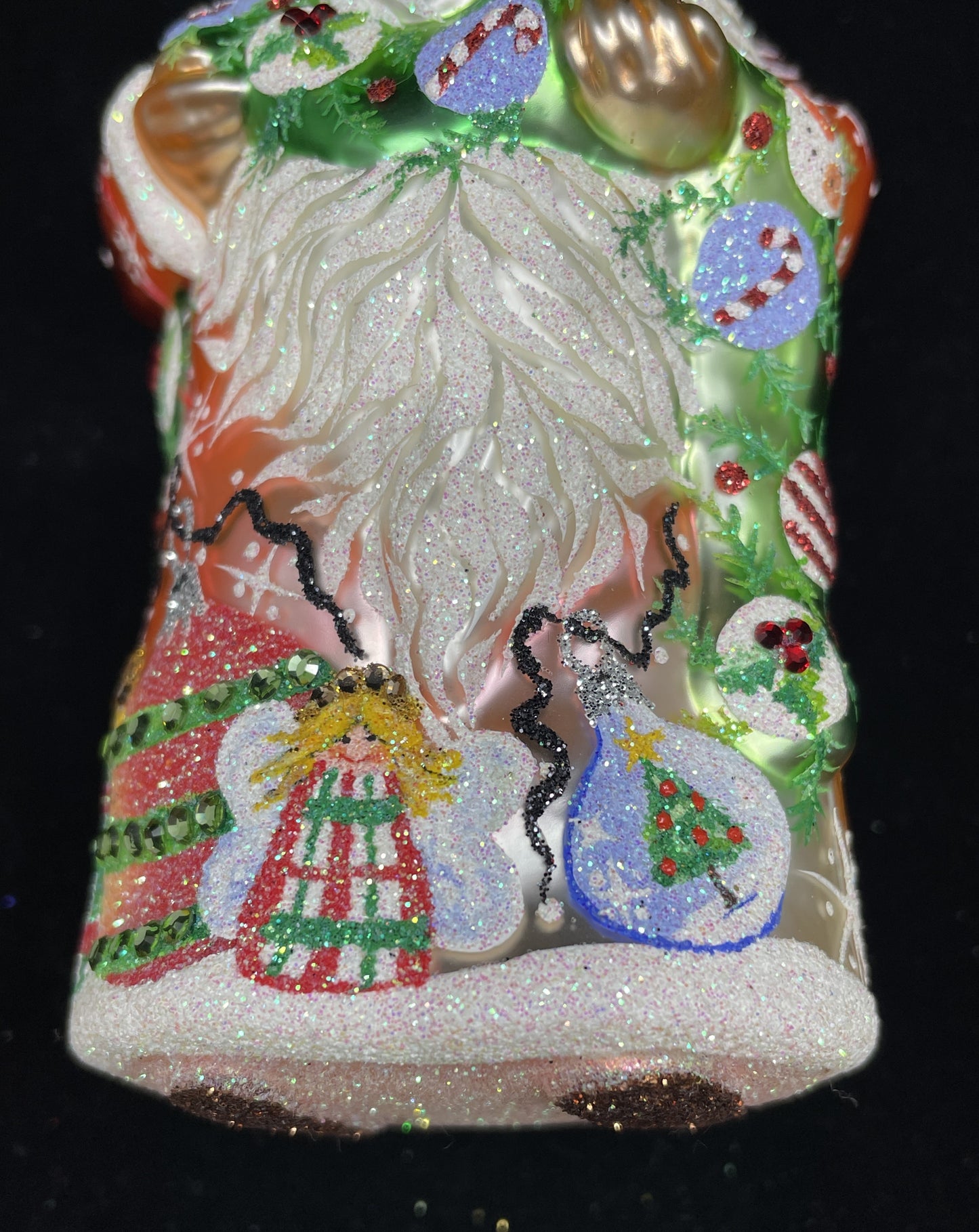 Patricia Breen Noel Theatre Garland Santa (0IK01E)