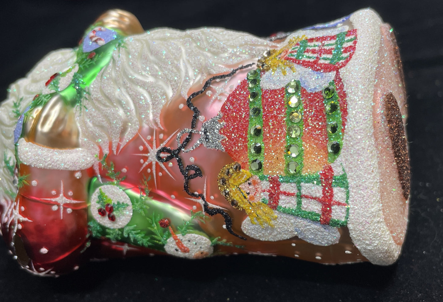 Patricia Breen Noel Theatre Garland Santa (0IK01E)