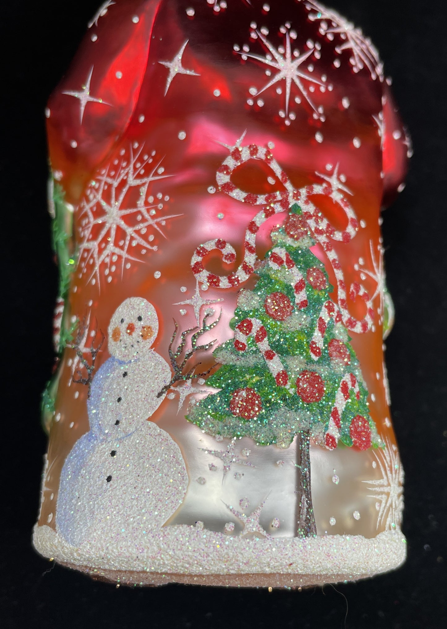 Patricia Breen Noel Theatre Garland Santa (0IK01E)