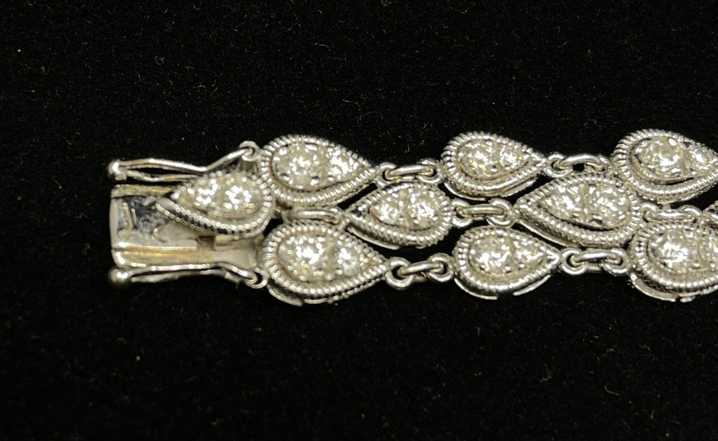 18k White Gold and 10 carat Diamond Bracelet (0IM003)