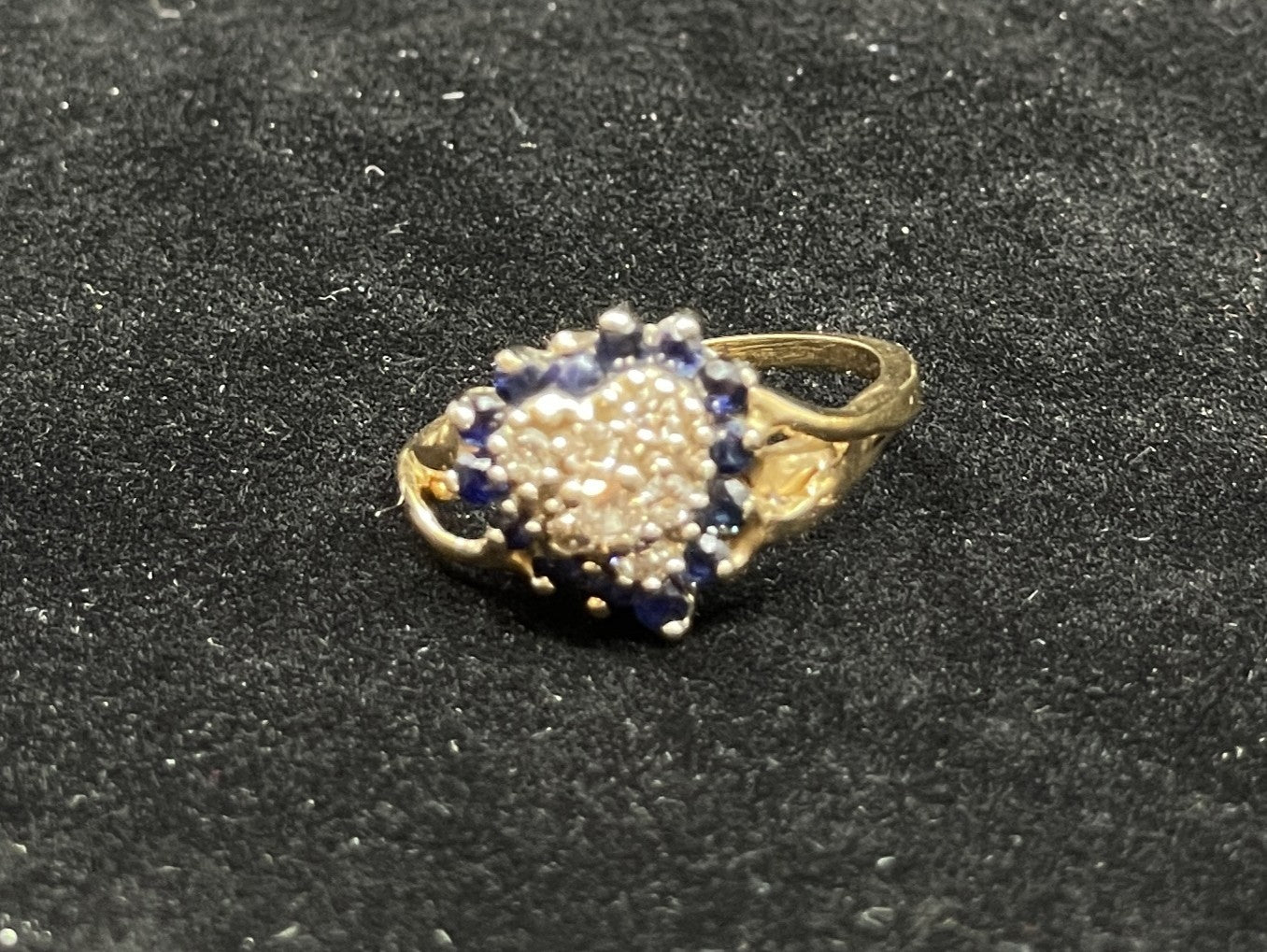 Sapphire and Diamond Heart Ring (0IM005)