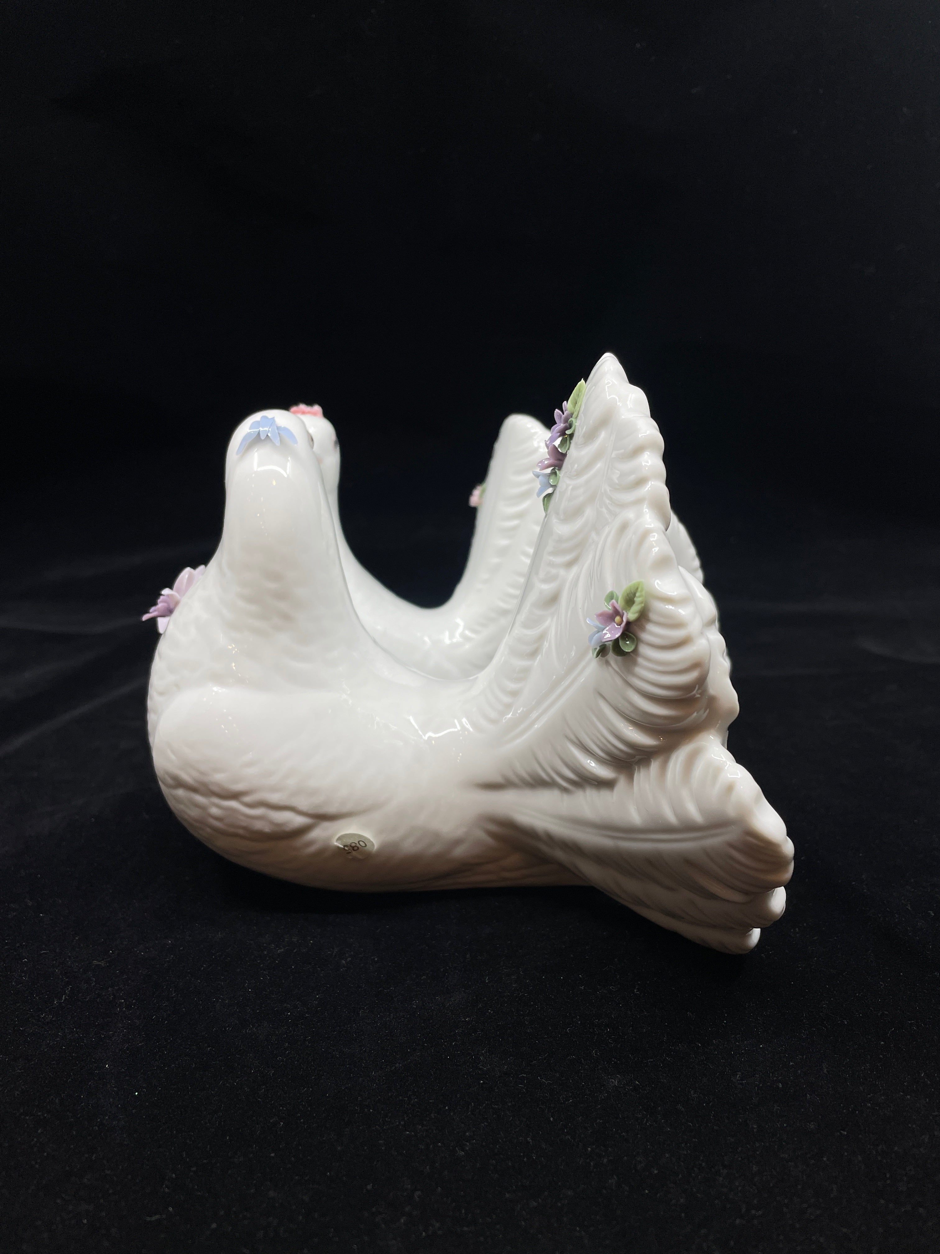 Lladro Doves with Flowers w box (0IL005) – The Perfect Thing